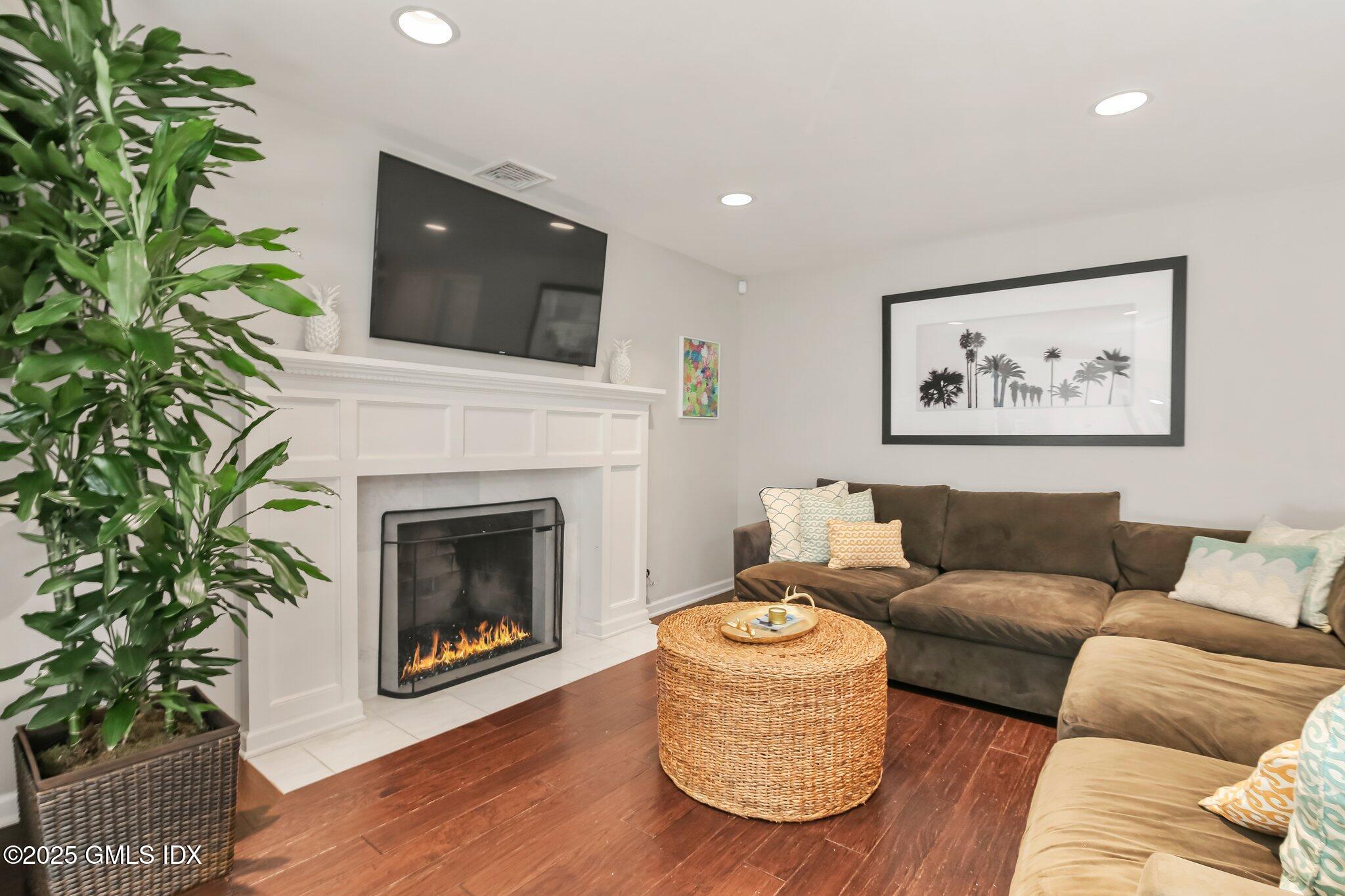 16 Split Timber Place