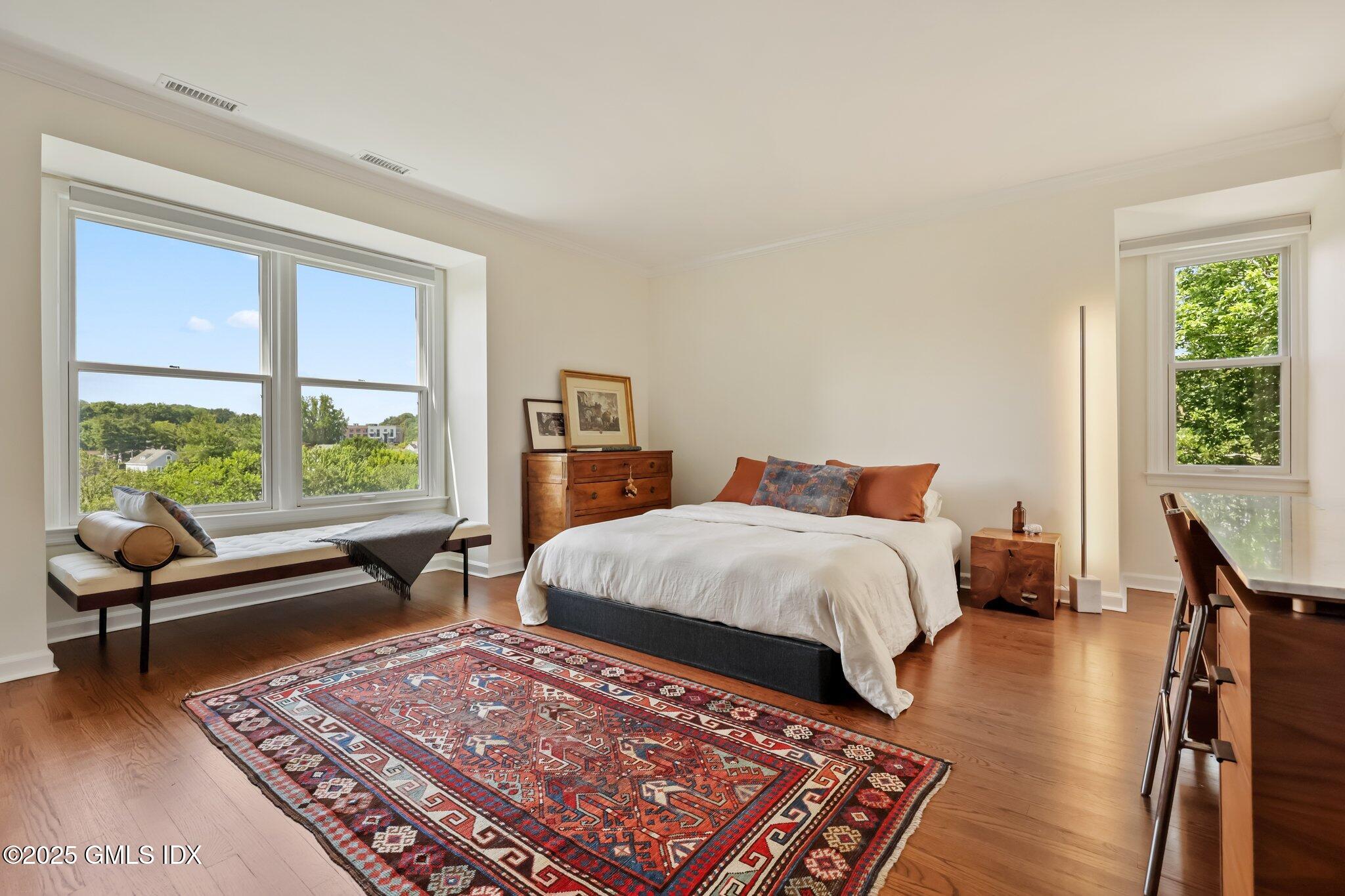 172 Field Point Road, 9