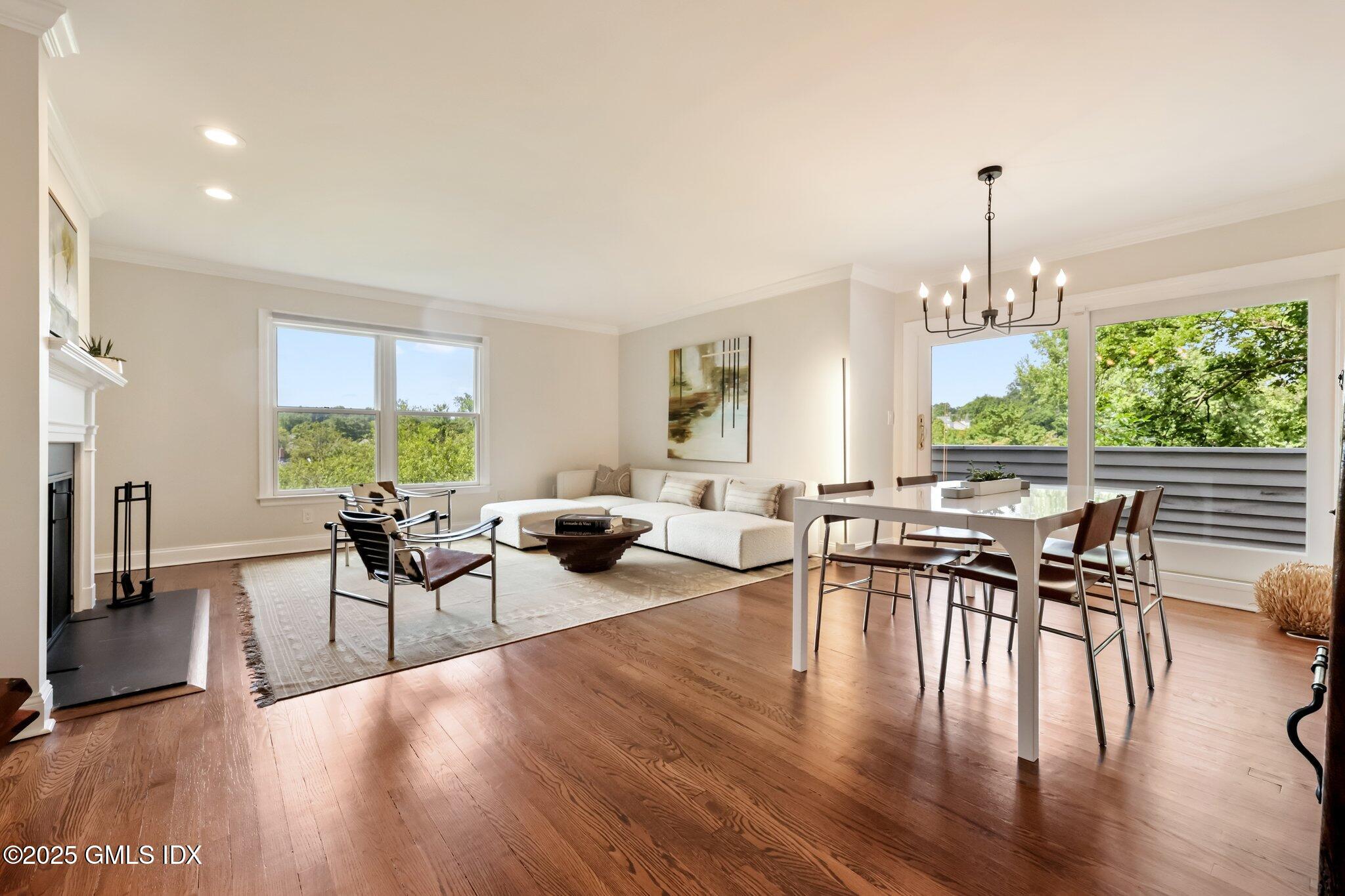 172 Field Point Road, 9