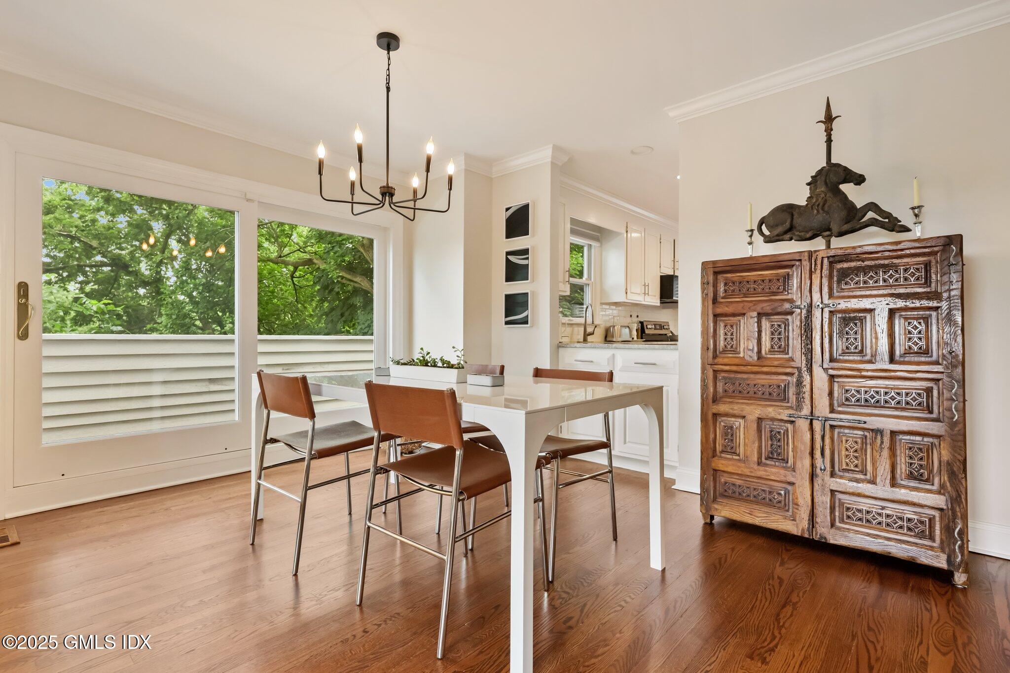 172 Field Point Road, 9