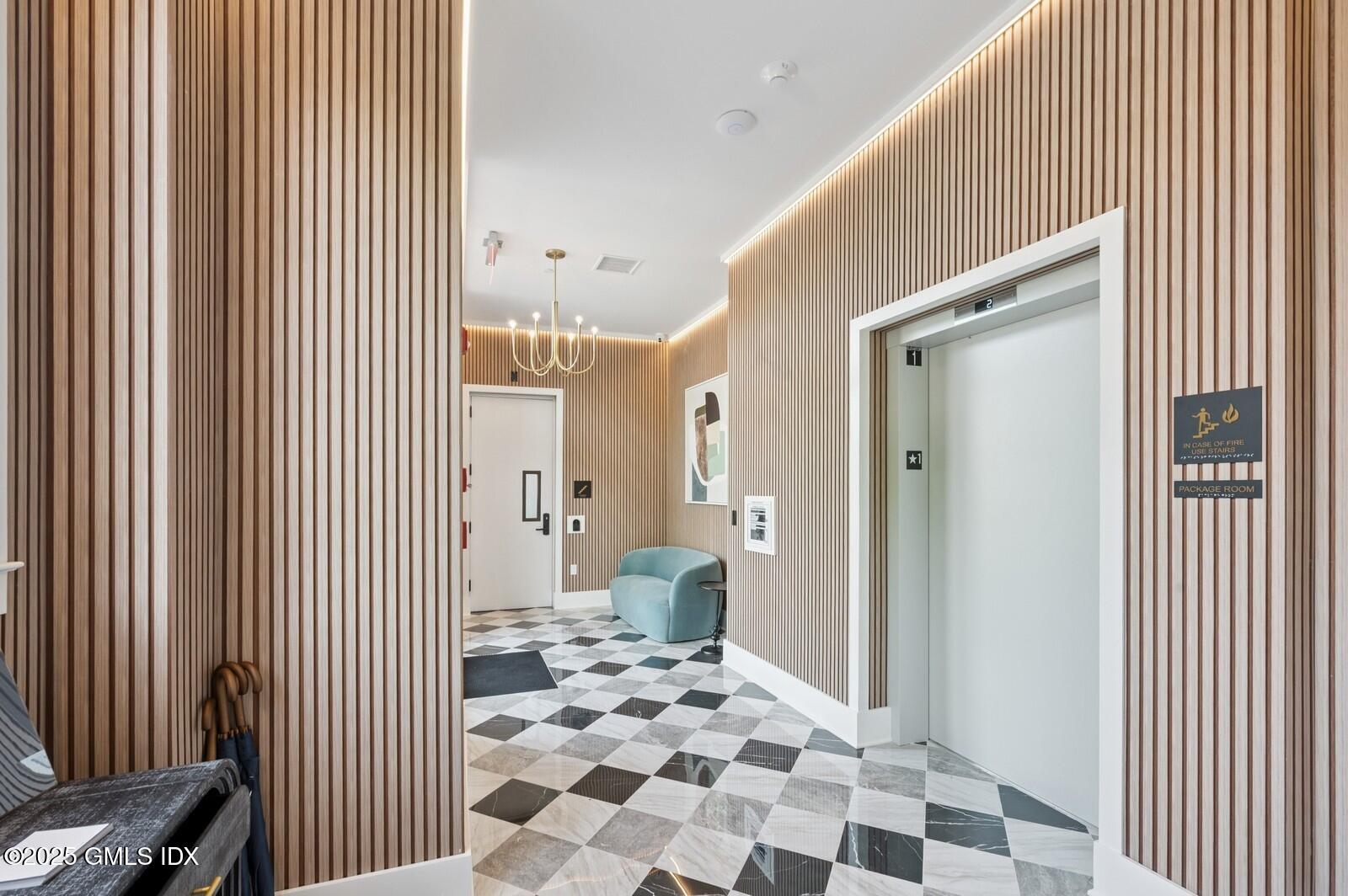 100 E Putnam Avenue, 305