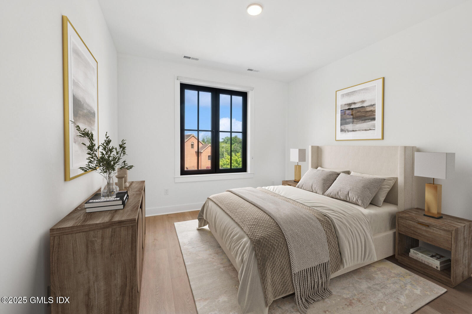 100 E Putnam Avenue, 305