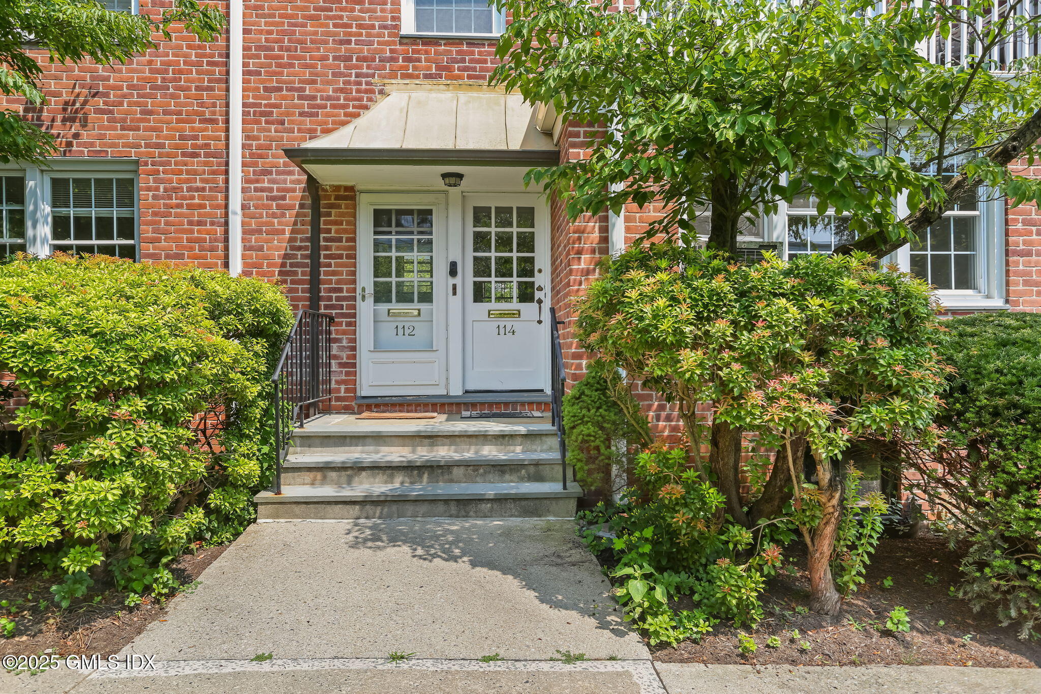 114 Putnam Park, 114