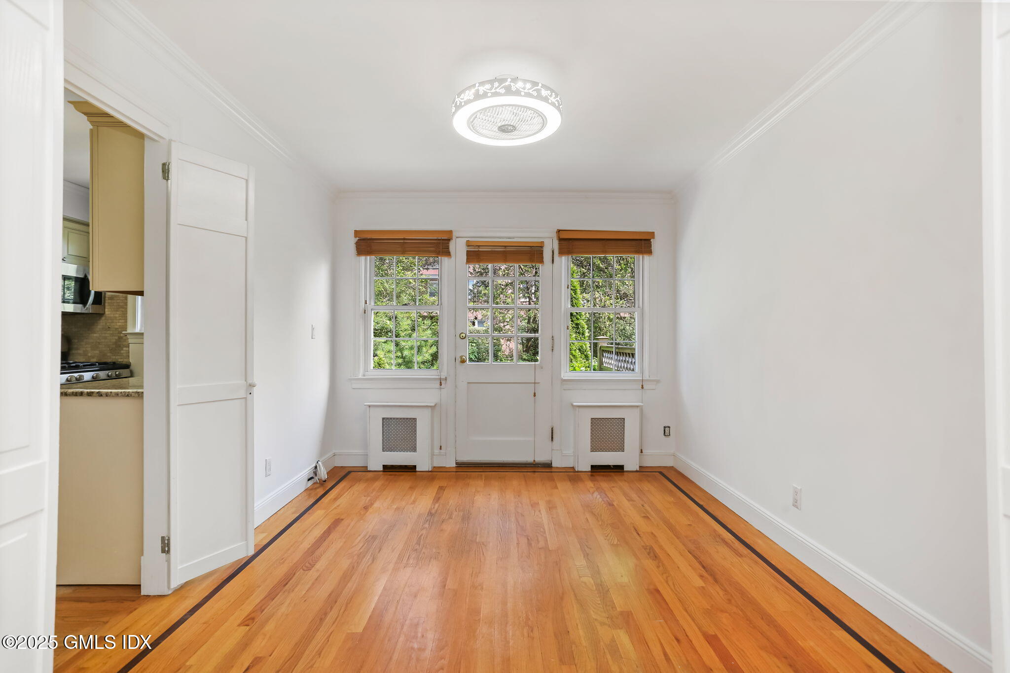 114 Putnam Park, 114