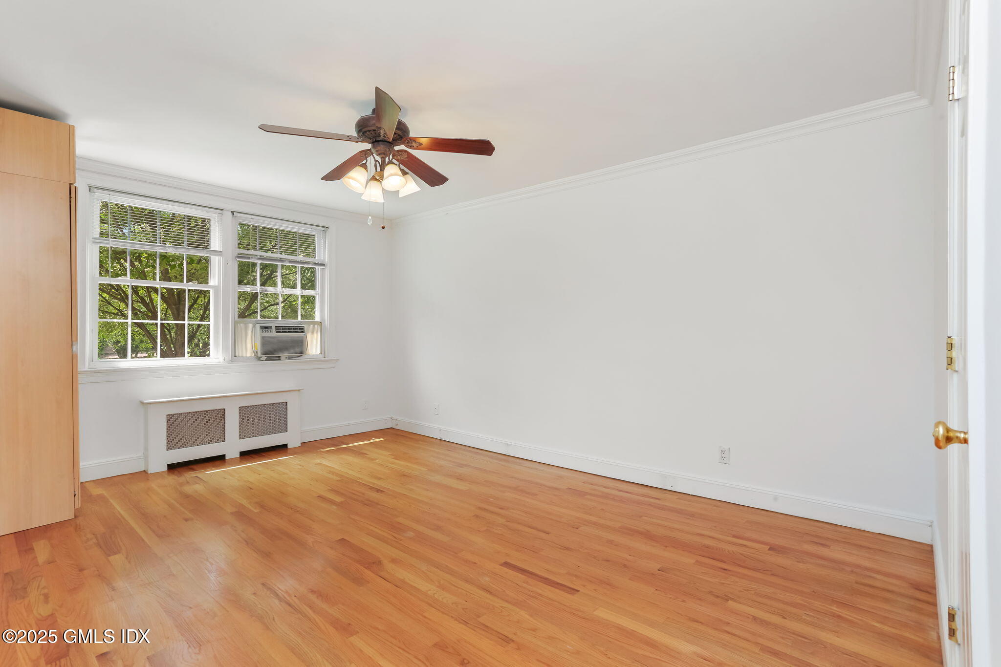 114 Putnam Park, 114