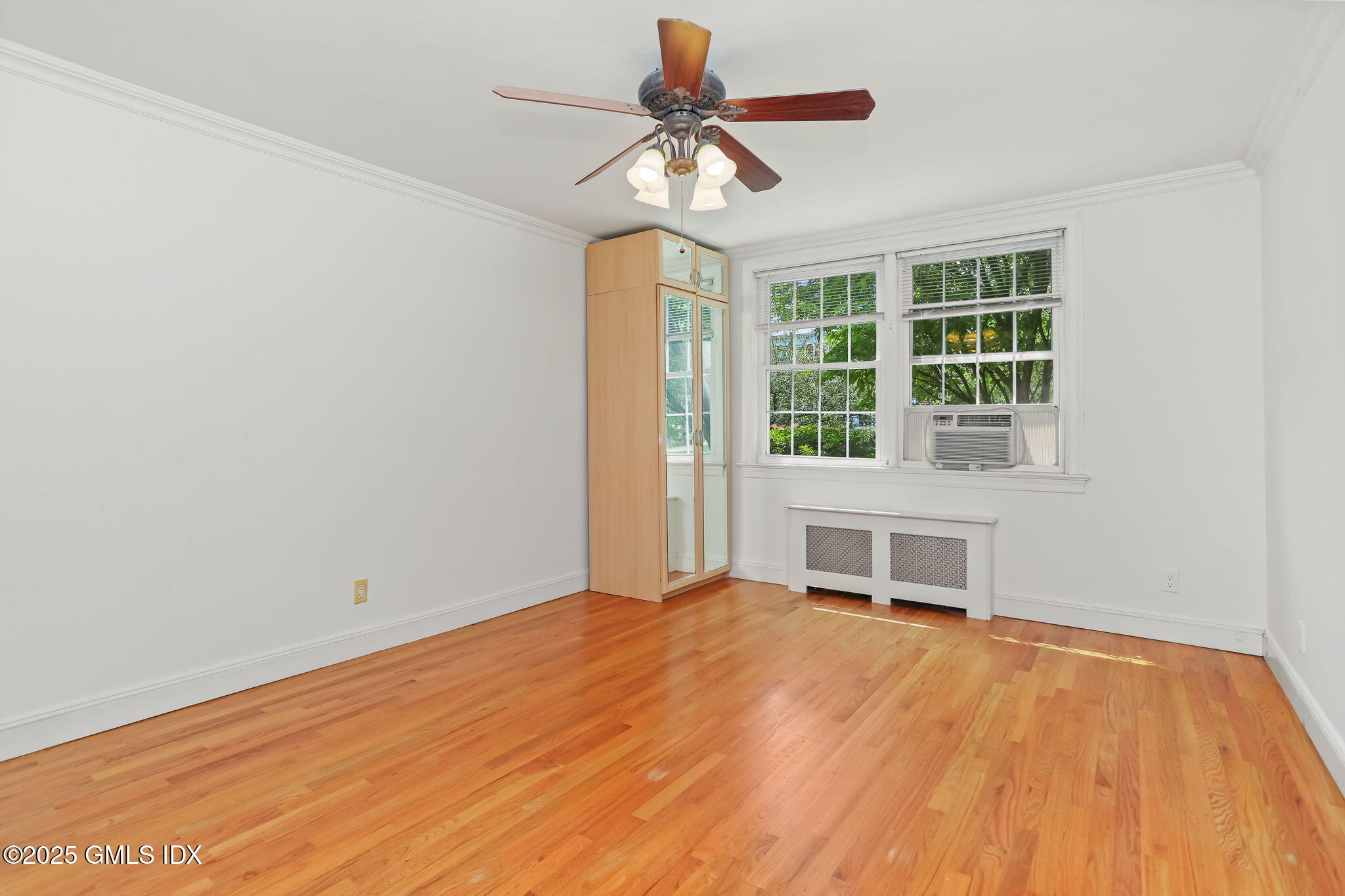 114 Putnam Park, 114