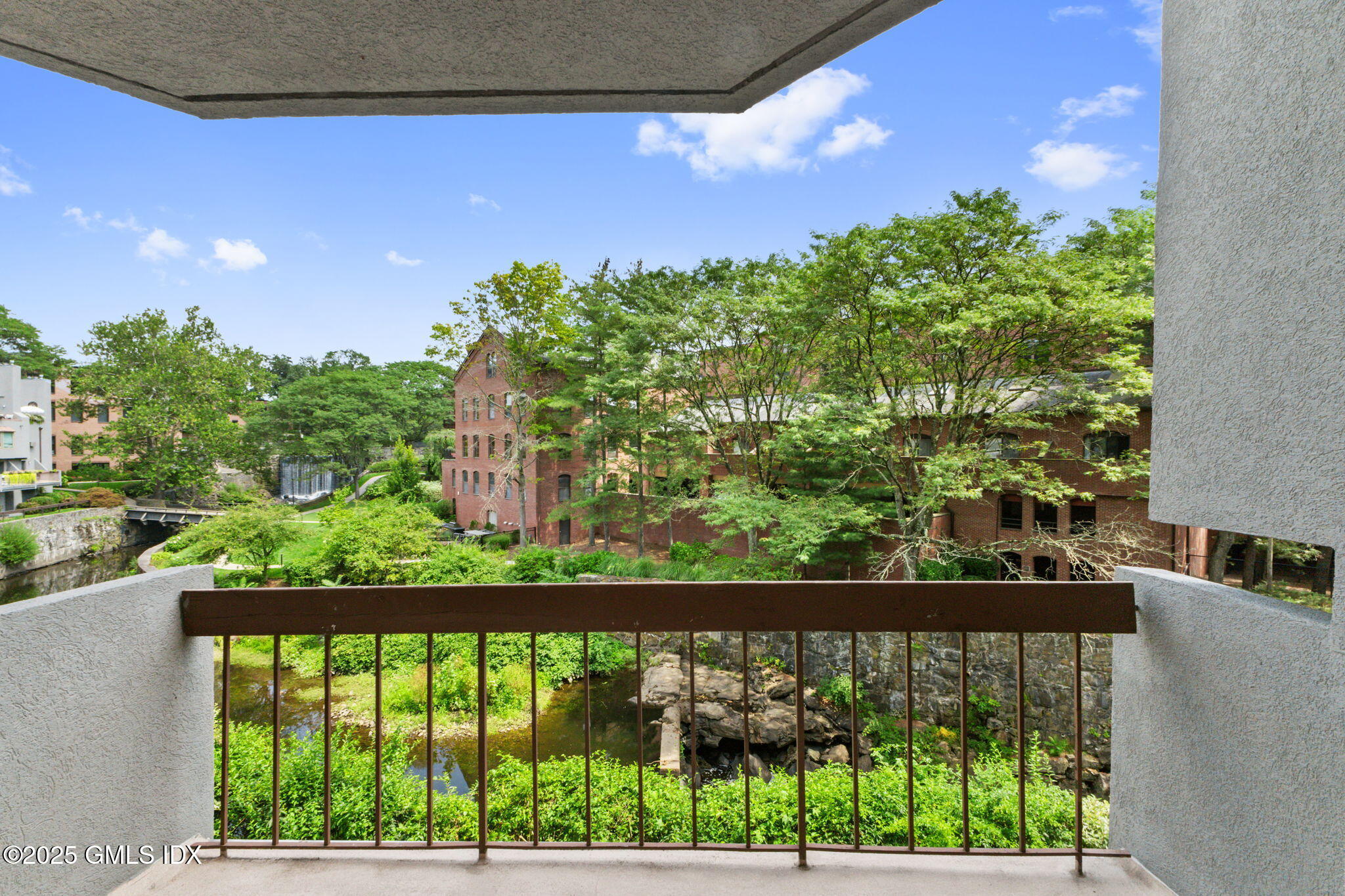 12 Glenville Street, 108