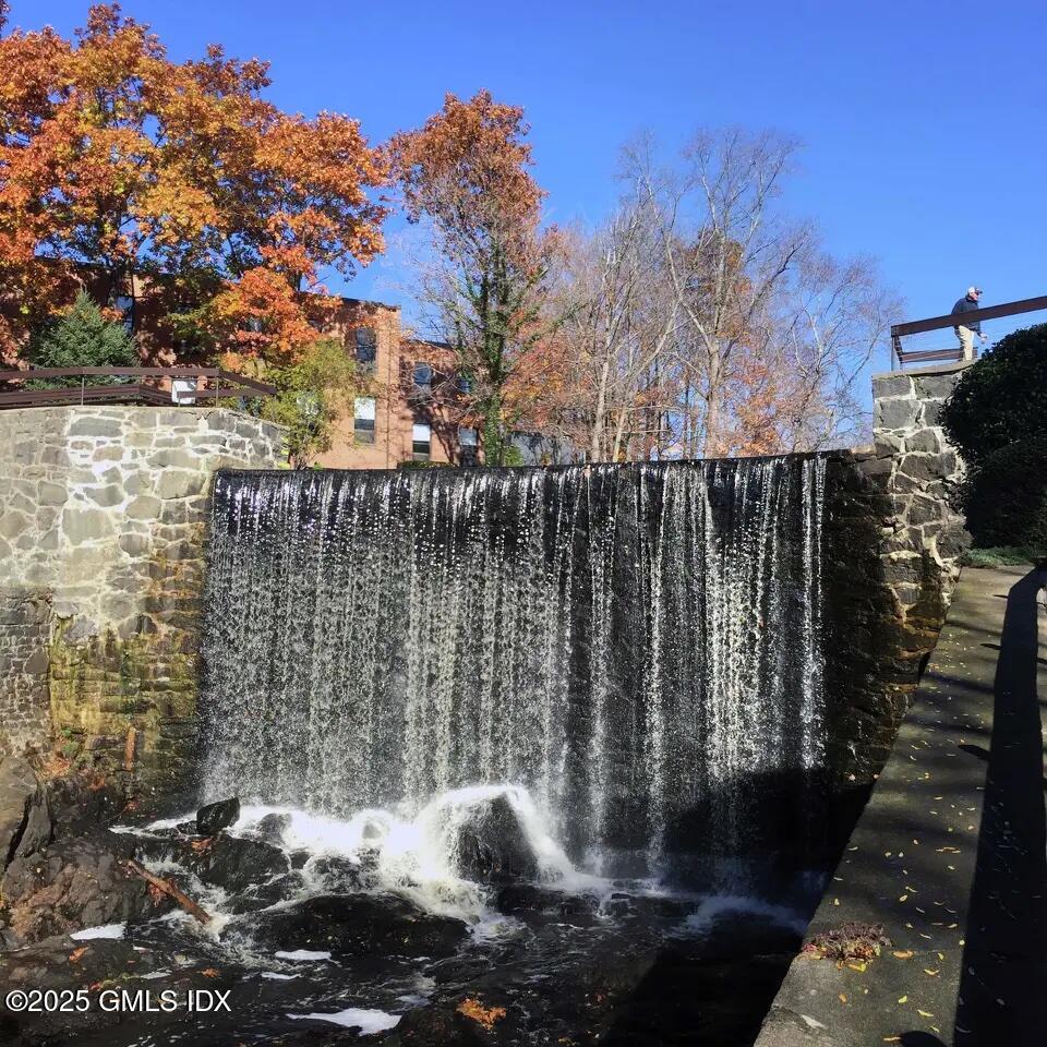 12 Glenville Street, 108