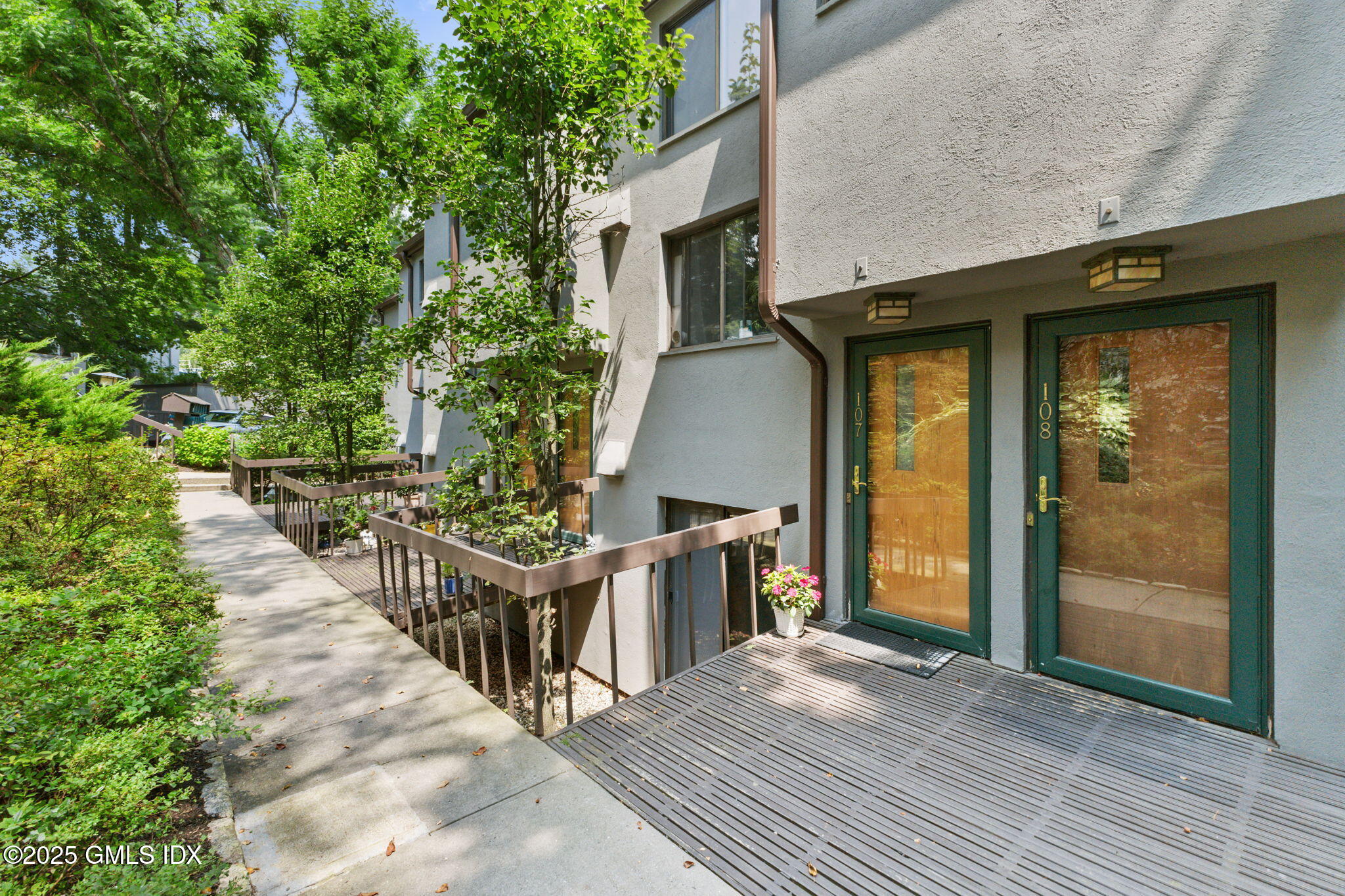 12 Glenville Street, 108