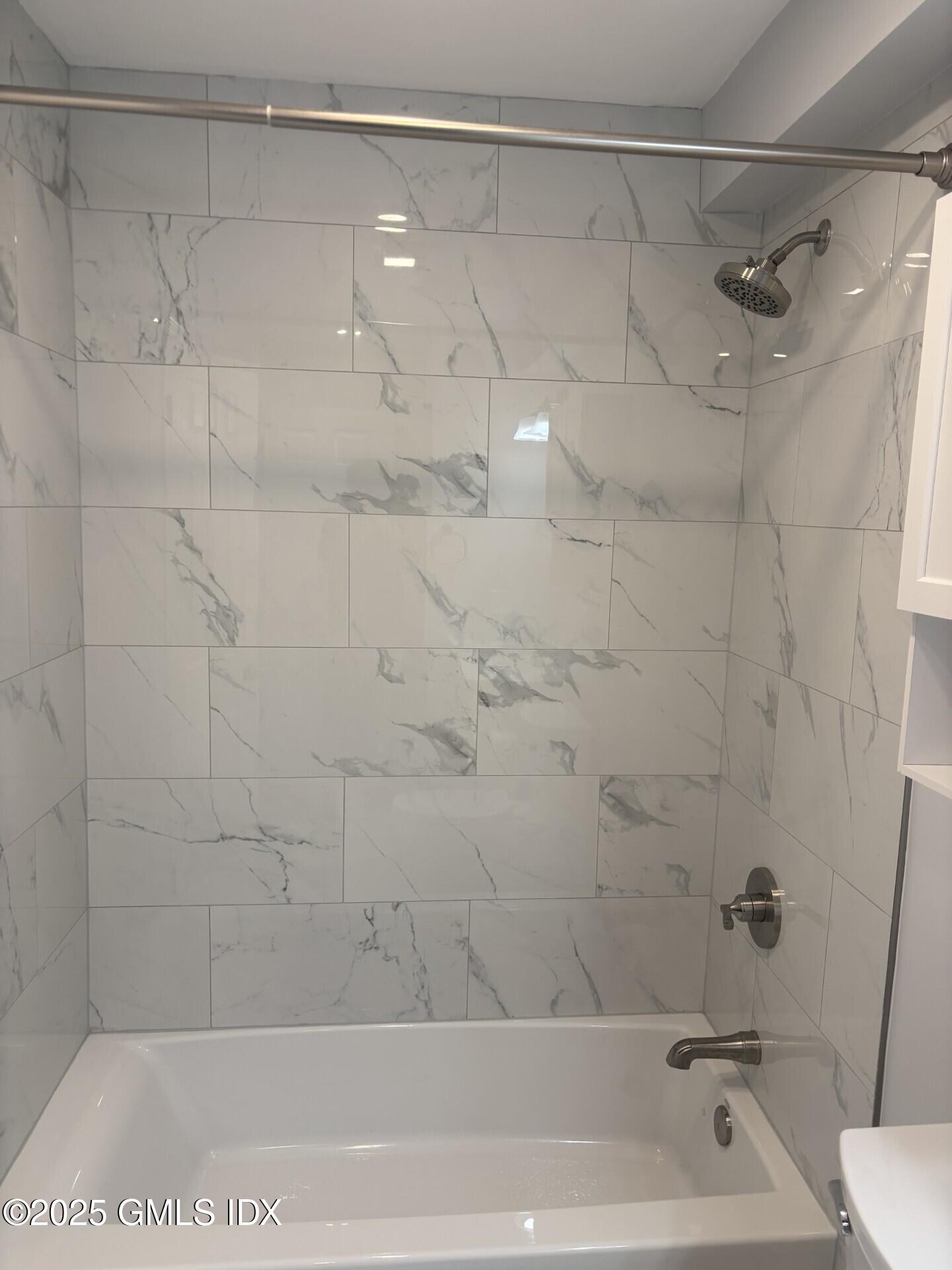 1465 E Putnam Avenue 430