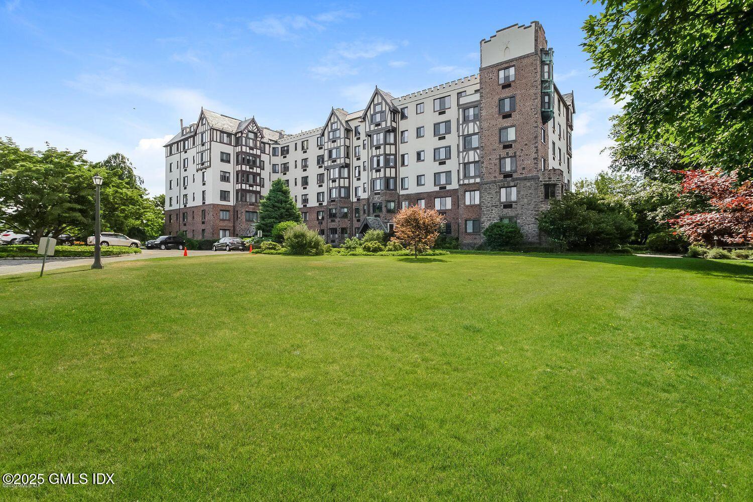 47 Lafayette Place 6J