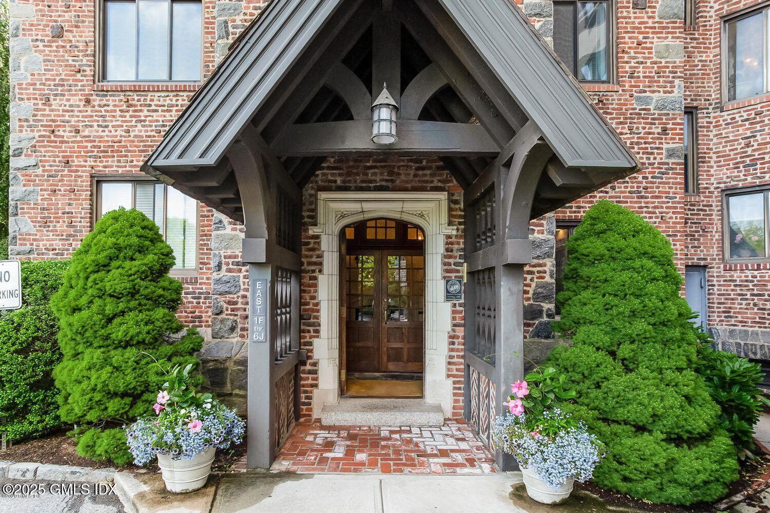 47 Lafayette Place 6J