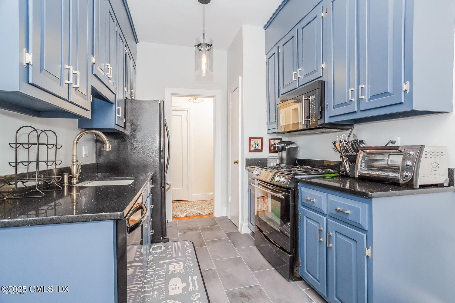 47 Lafayette Place 6J