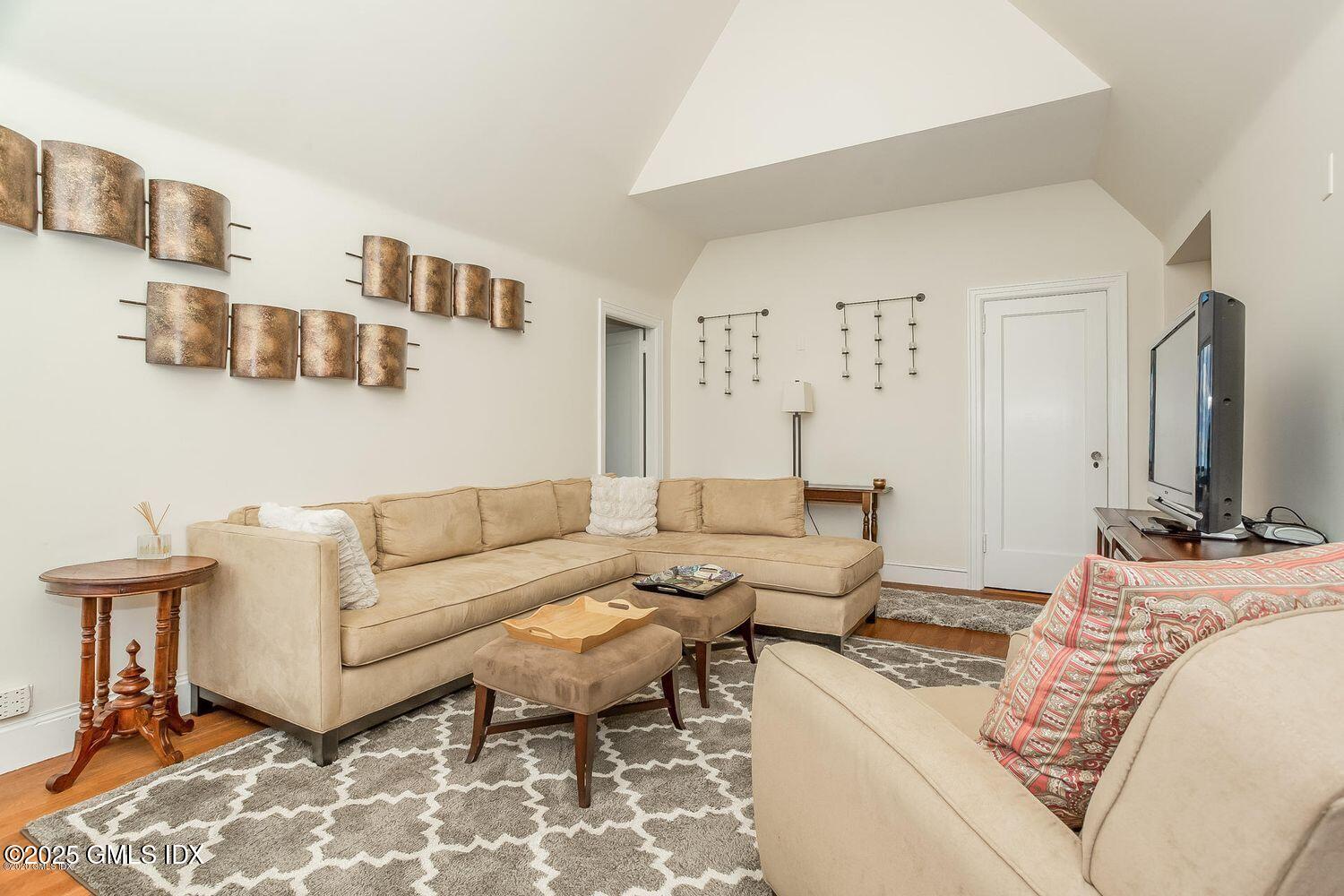 47 Lafayette Place 6J