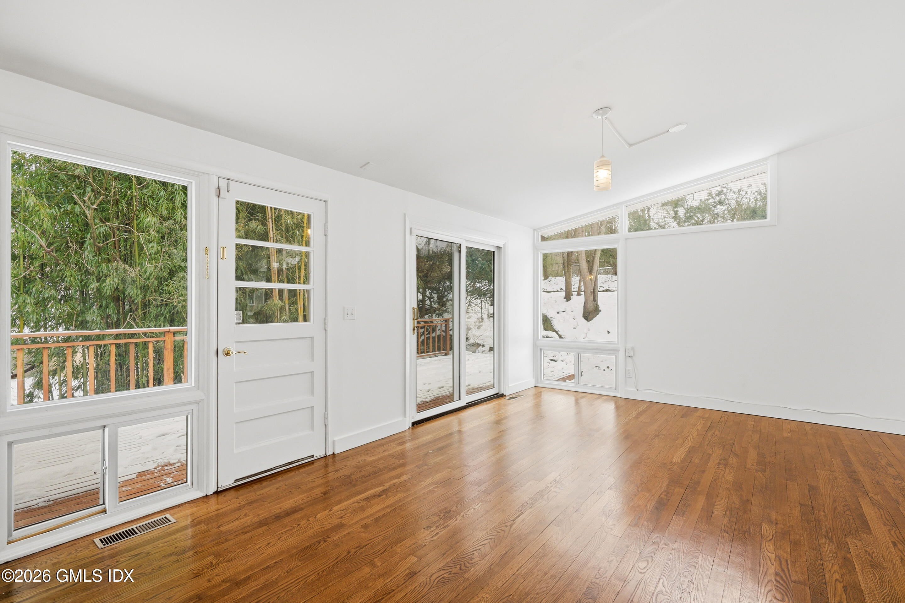 4 Split Timber Place