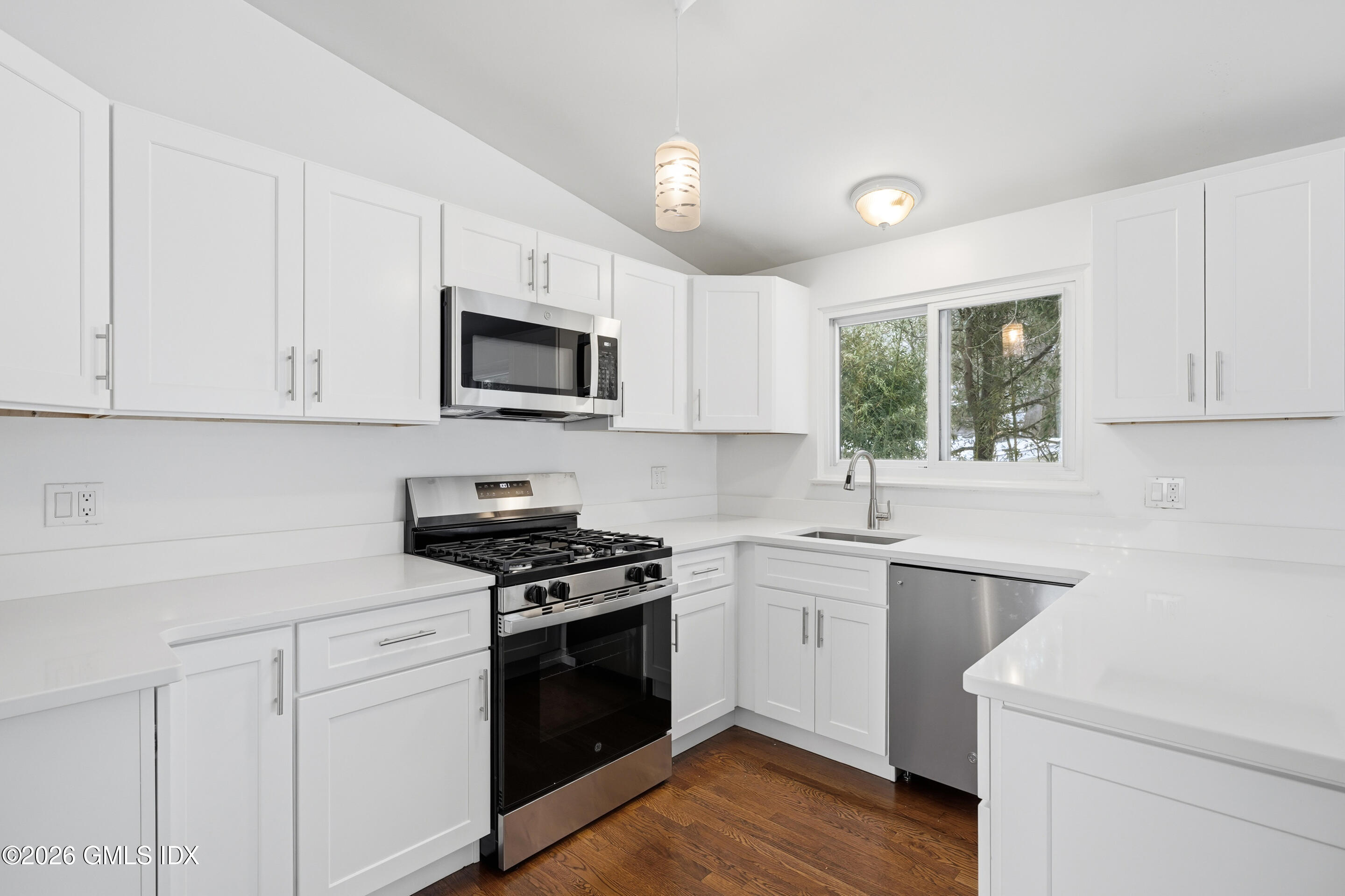 4 Split Timber Place