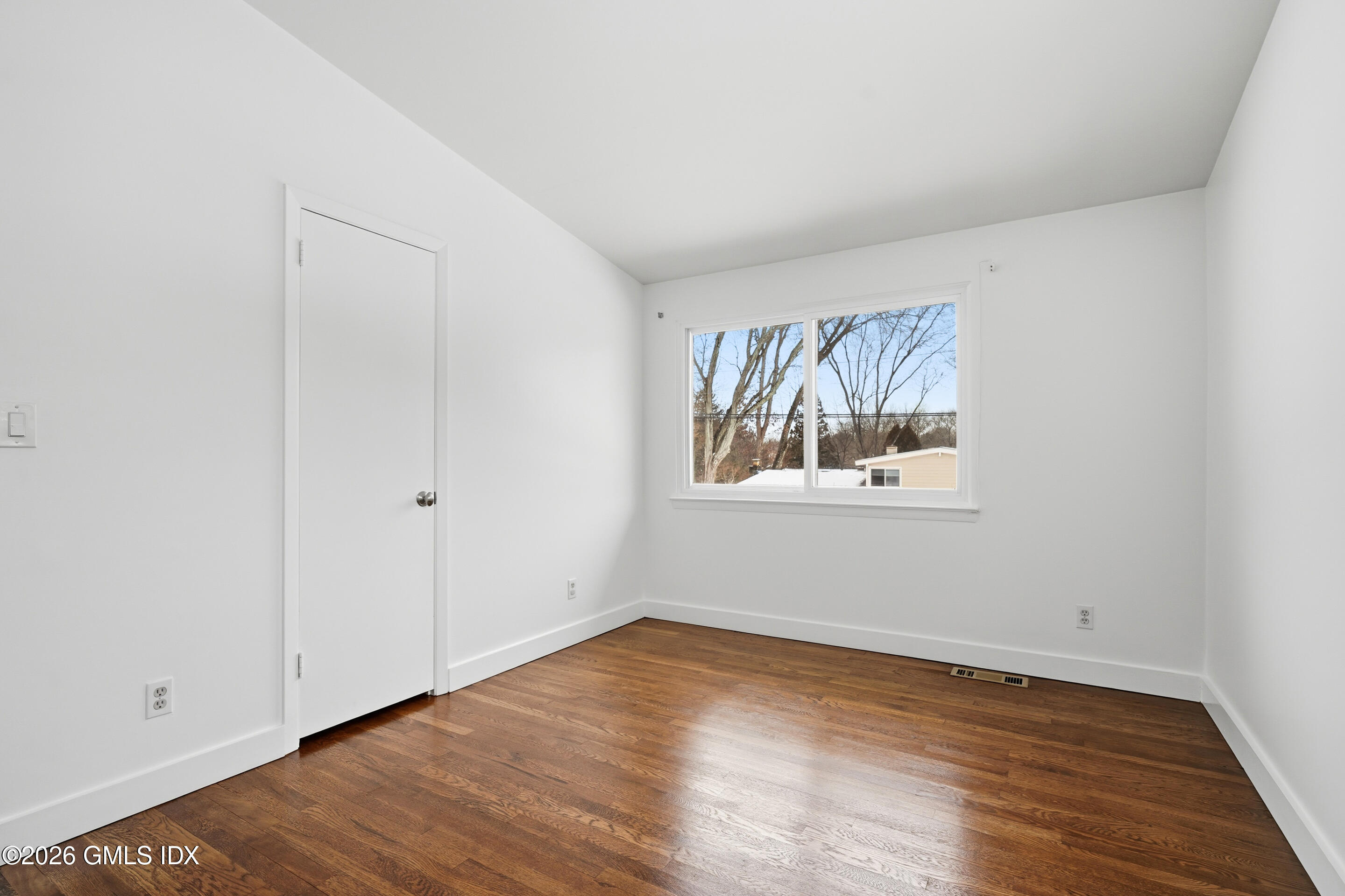 4 Split Timber Place