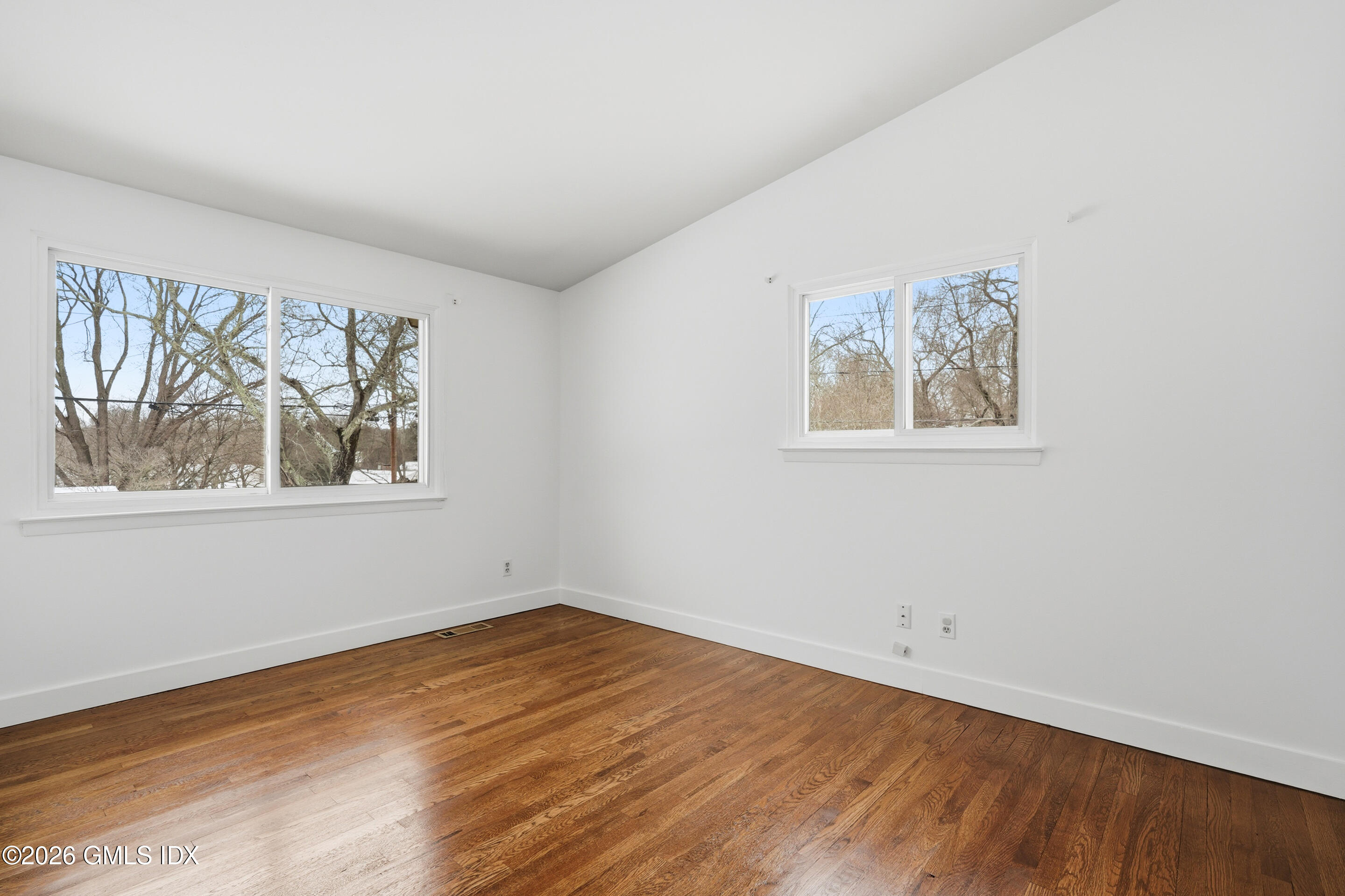 4 Split Timber Place