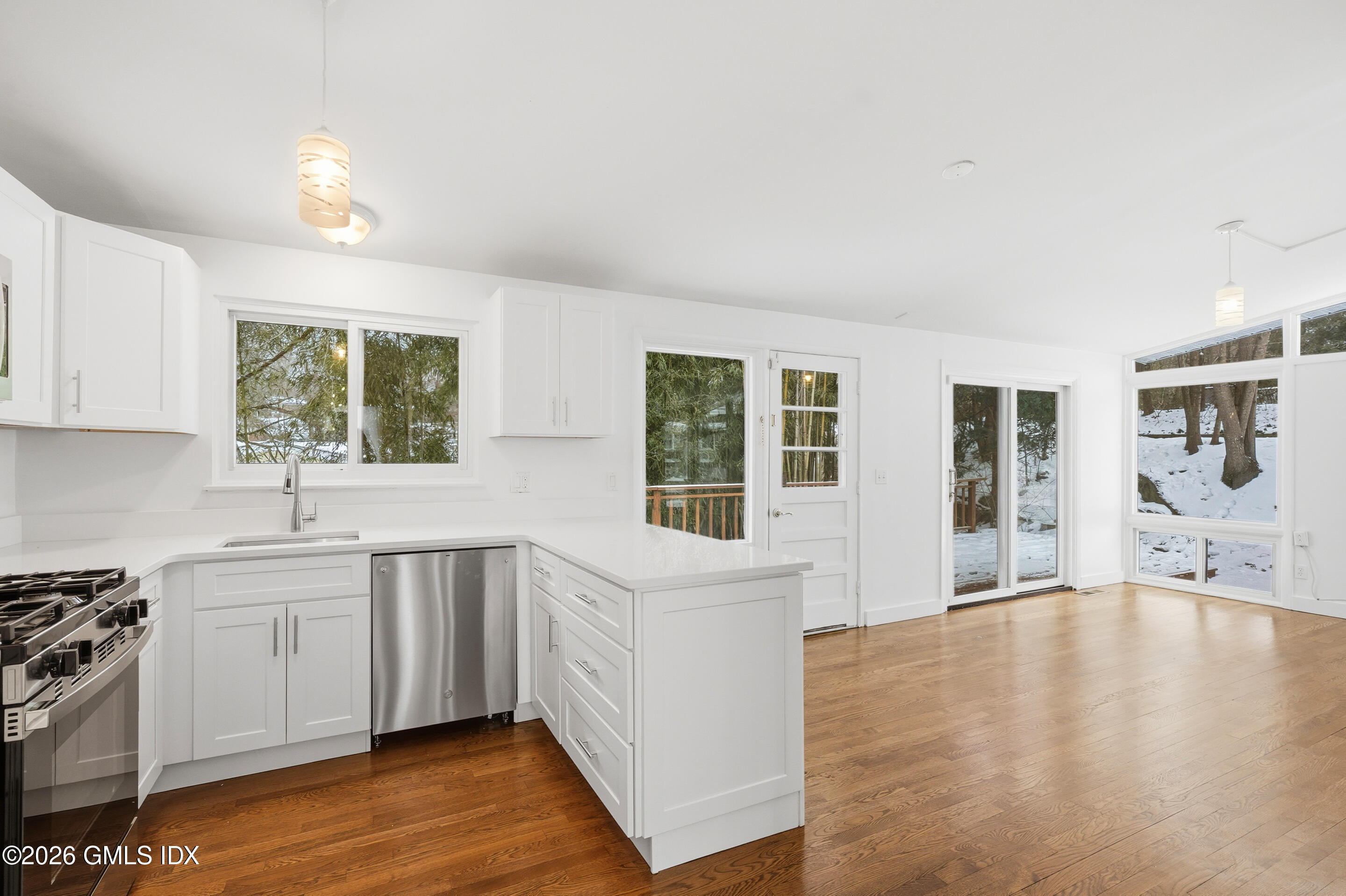 4 Split Timber Place