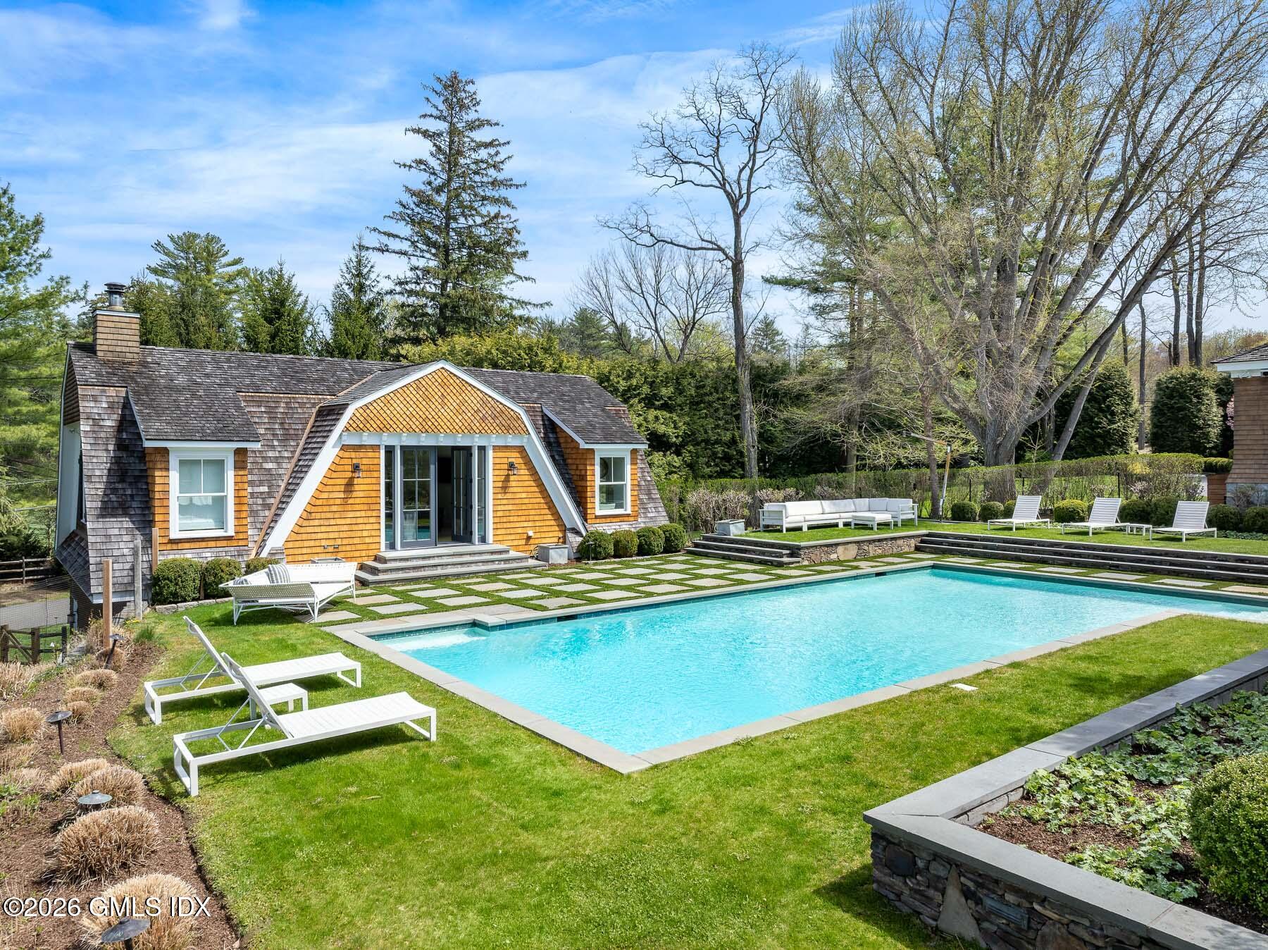 212 Bedford Road