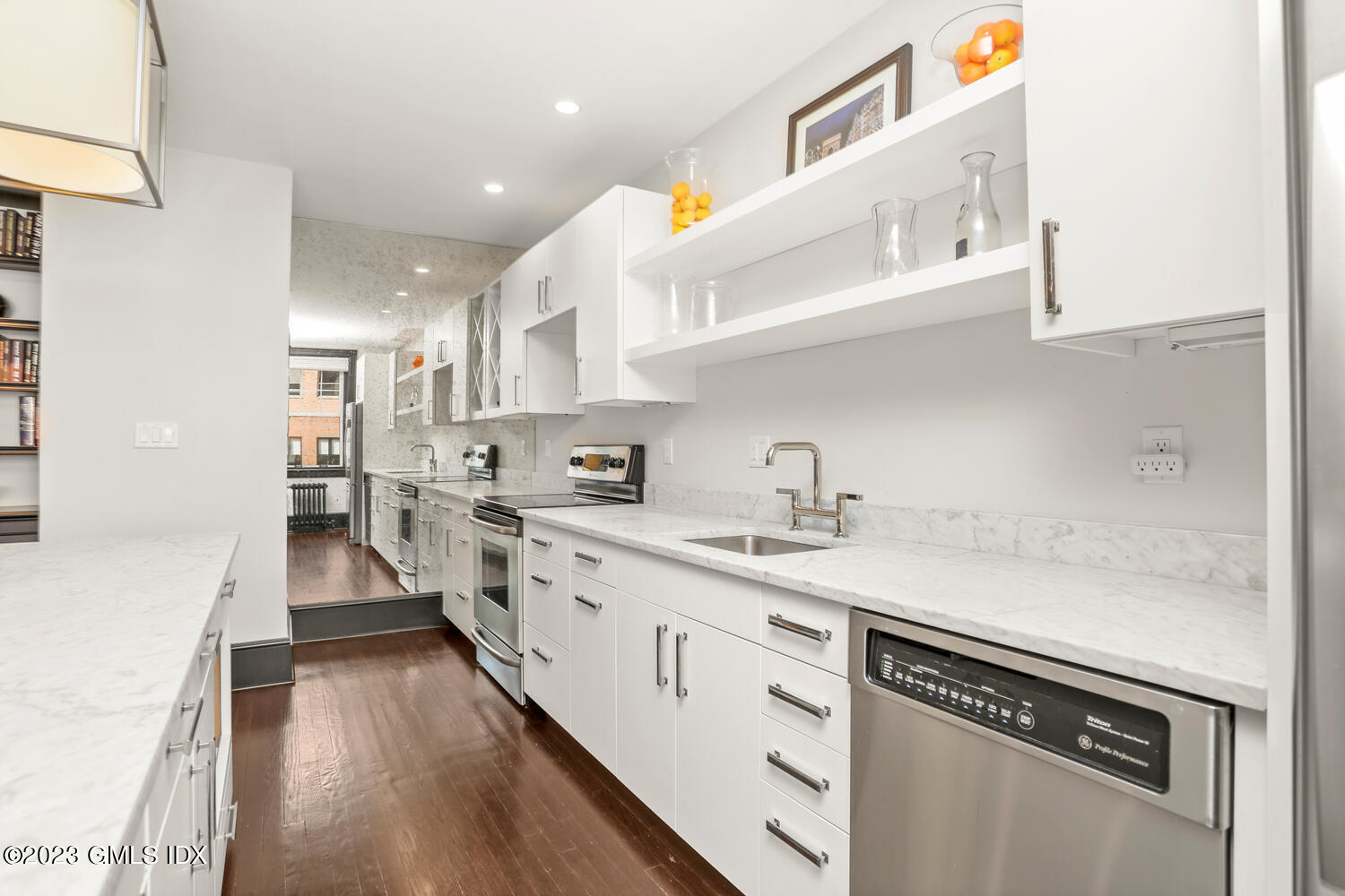 169 Mason Street APT 1D