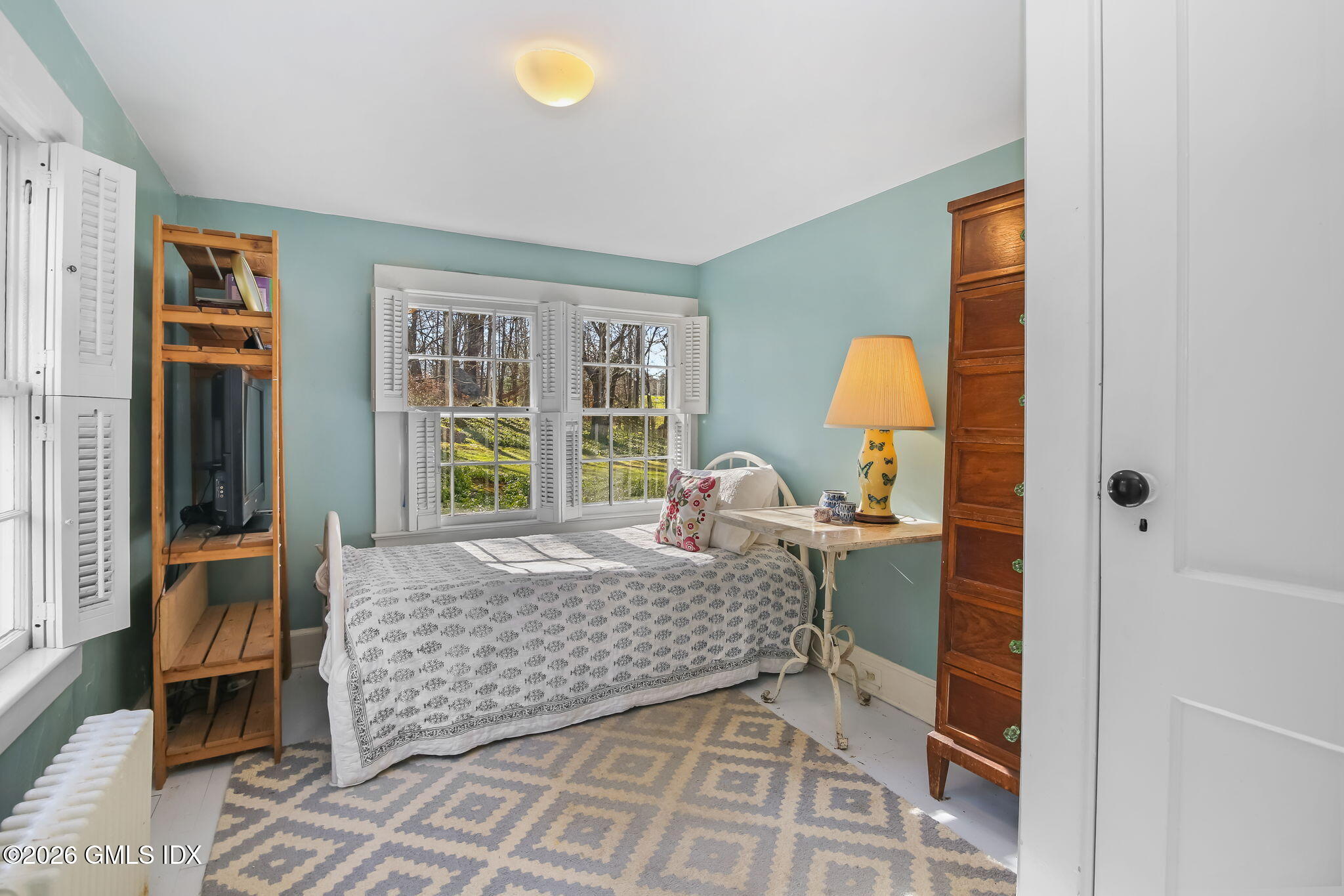 93 E Middle Patent Road