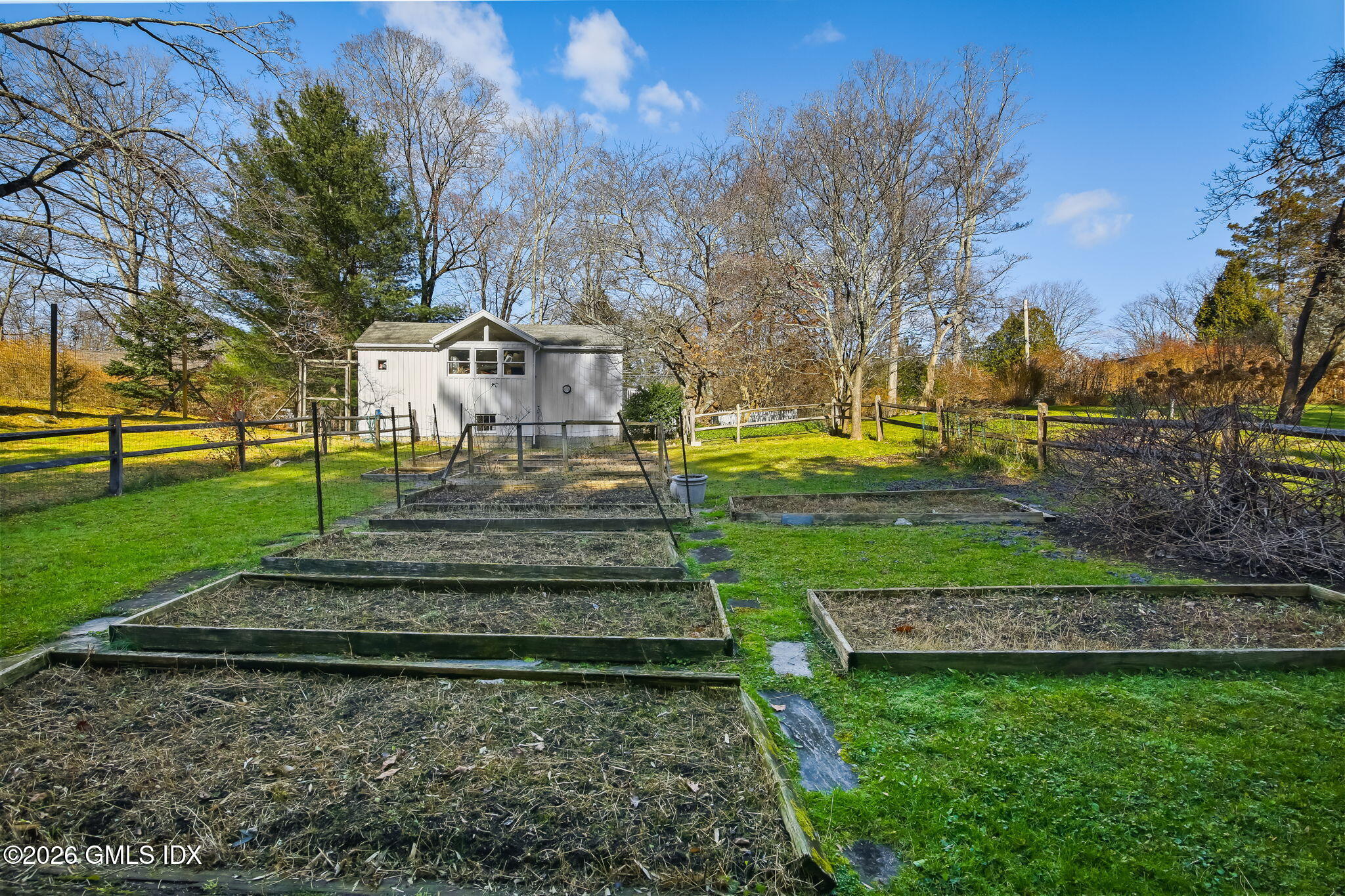 93 E Middle Patent Road