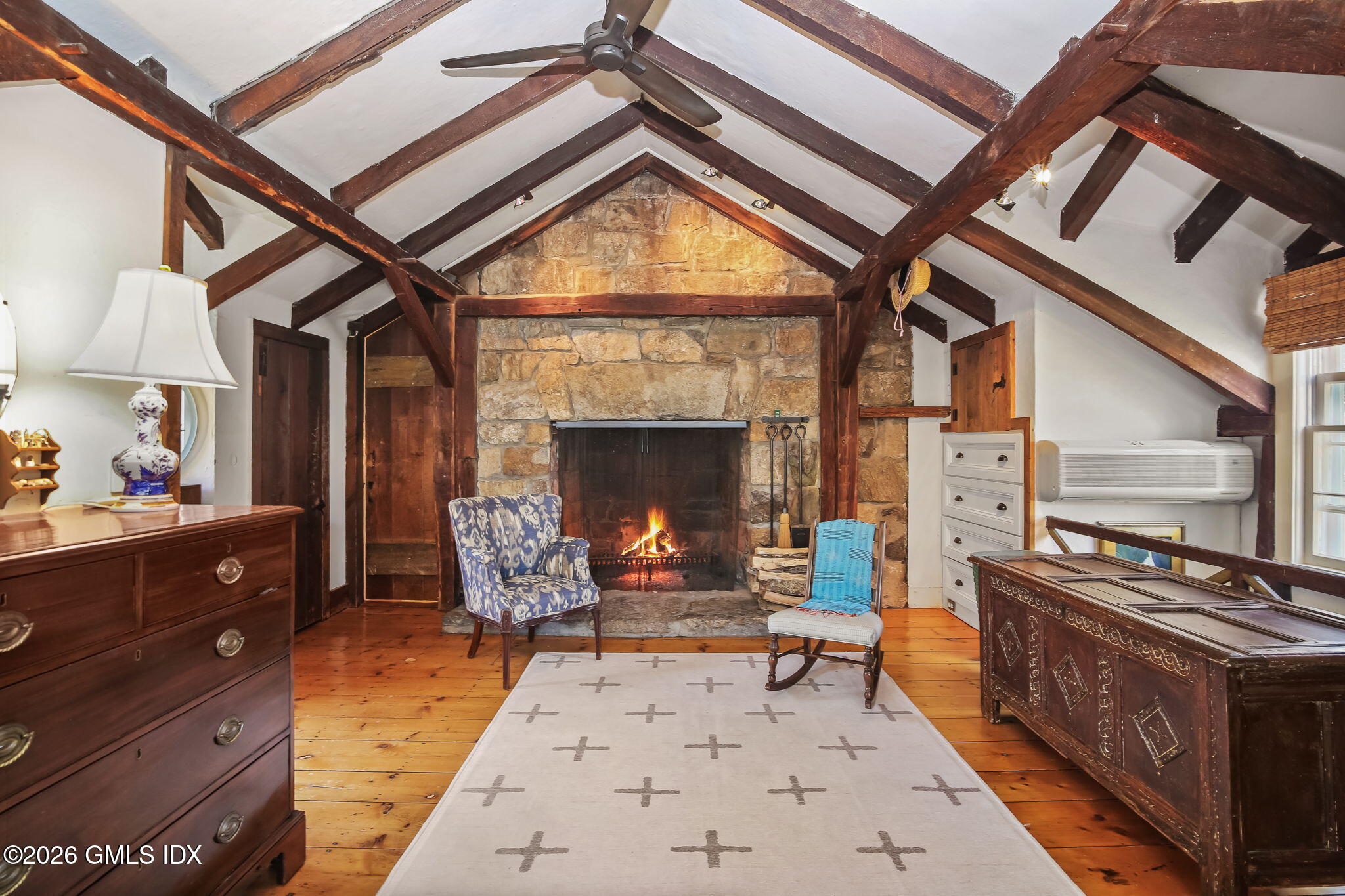 93 E Middle Patent Road