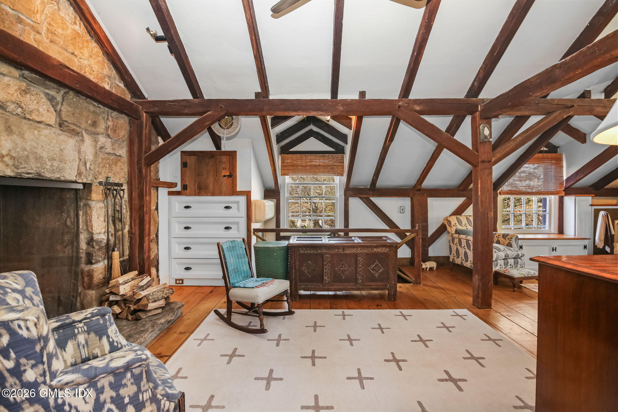 93 E Middle Patent Road