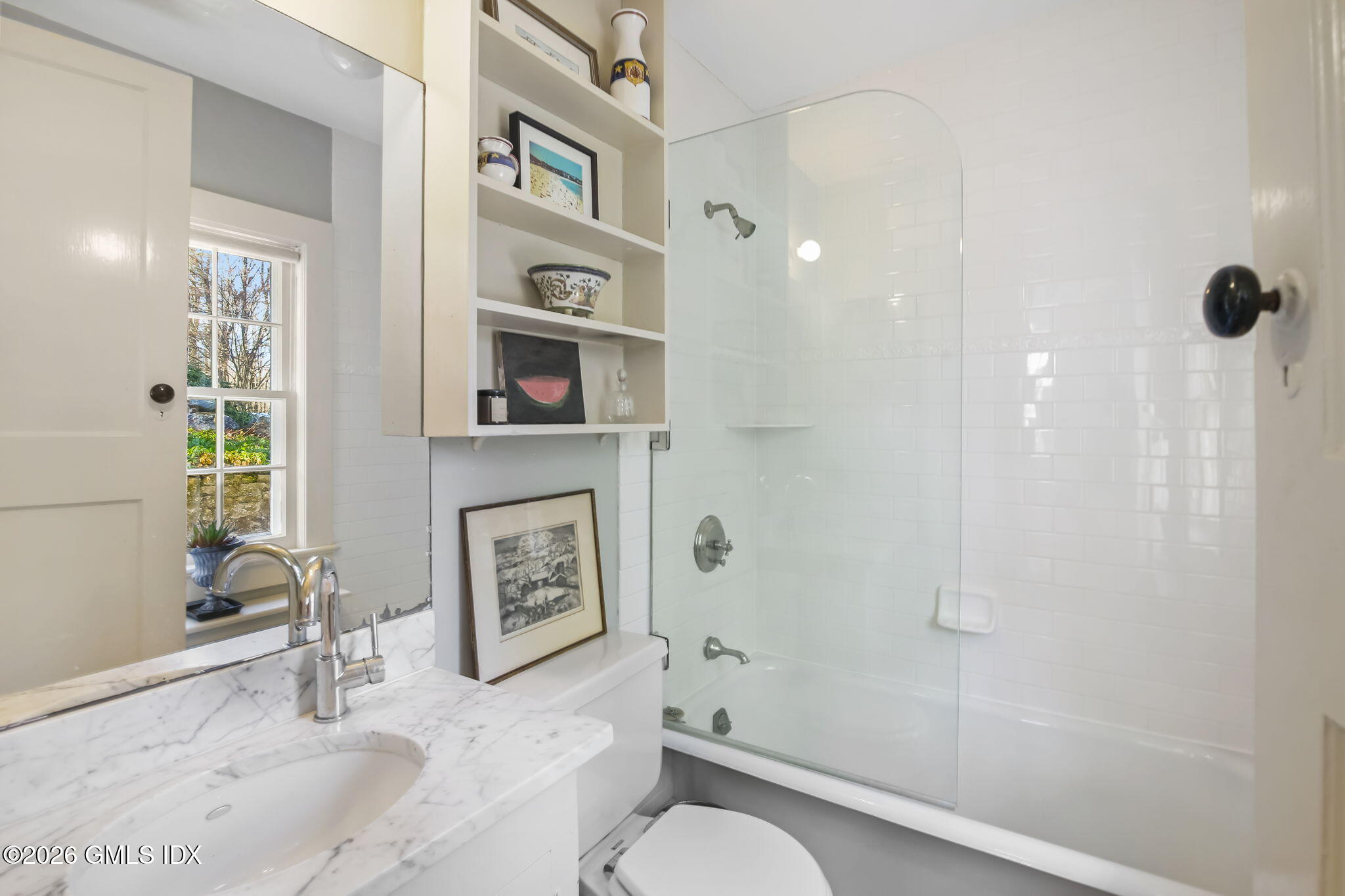 93 E Middle Patent Road