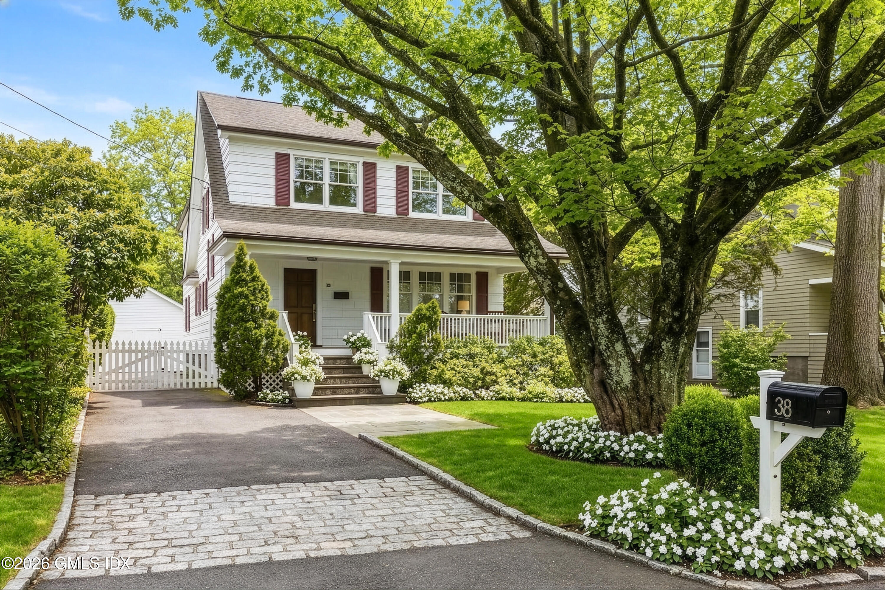 38 Highview Avenue