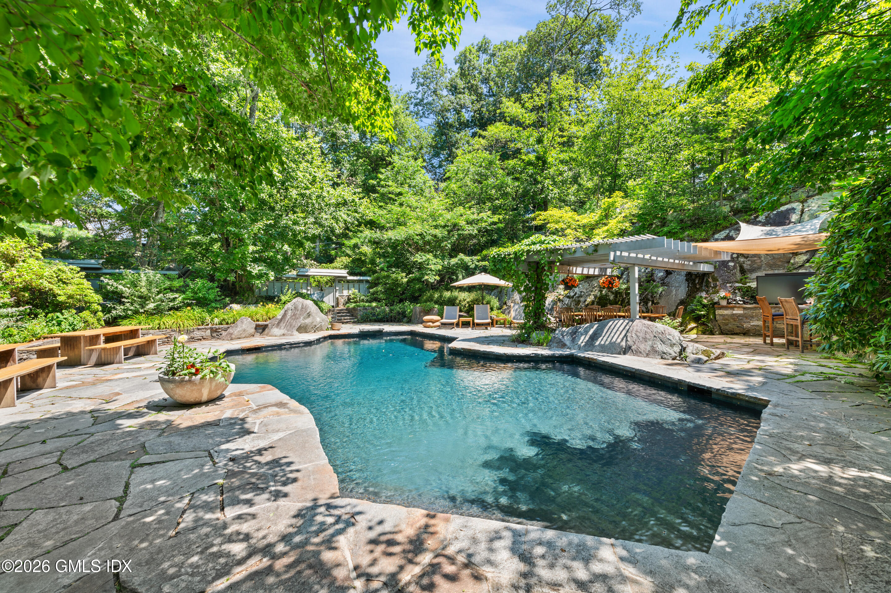 326-338 Stanwich Road