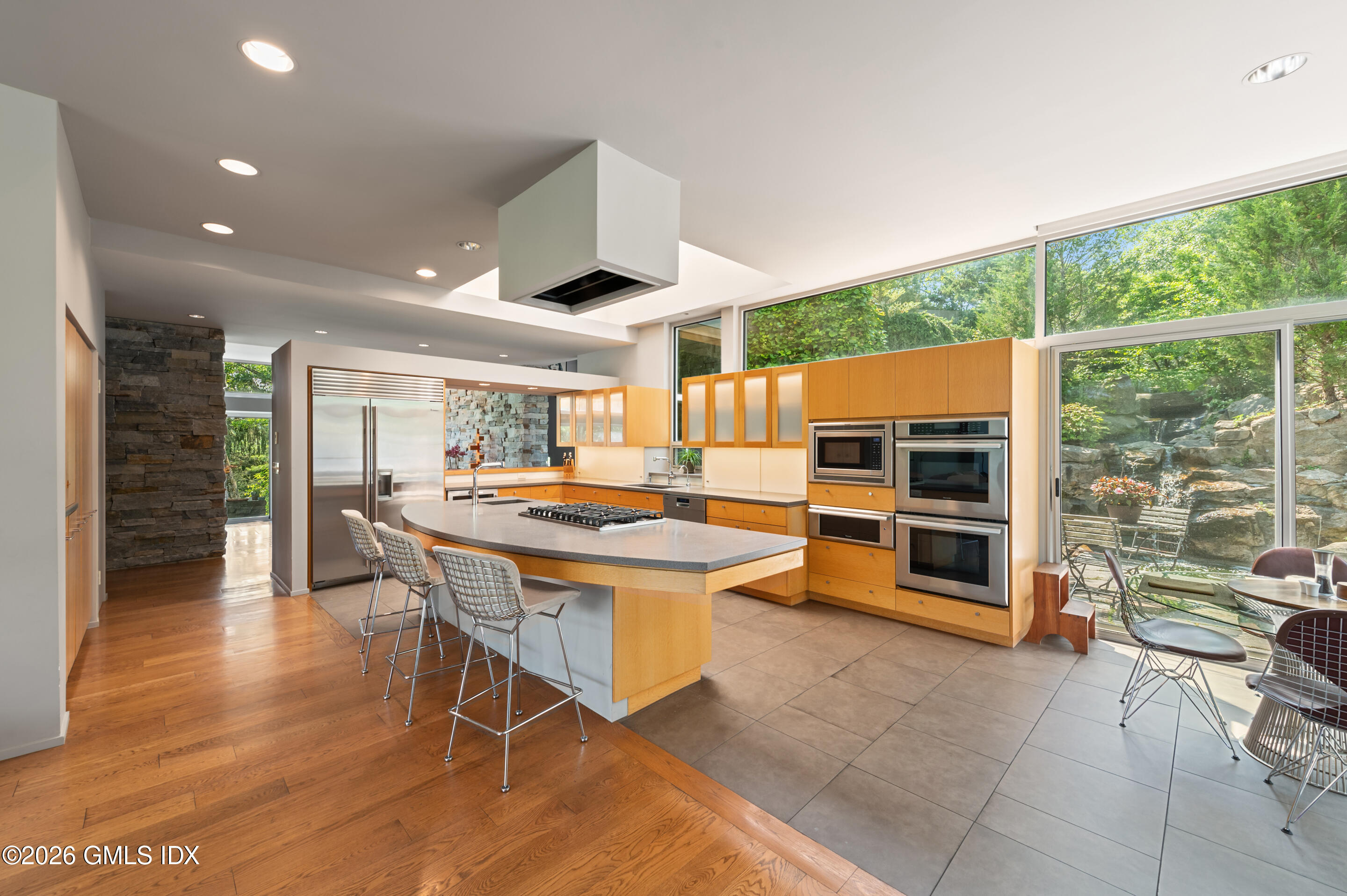 326-338 Stanwich Road