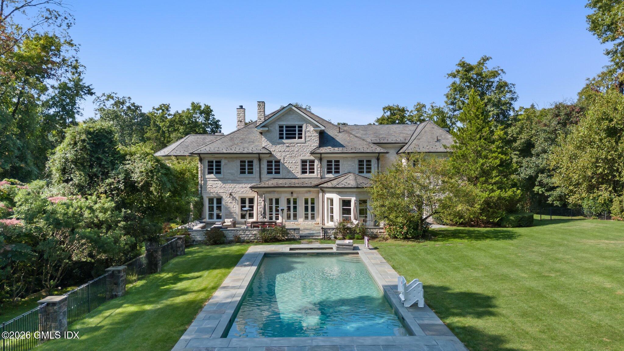 44 Hunting Ridge Road