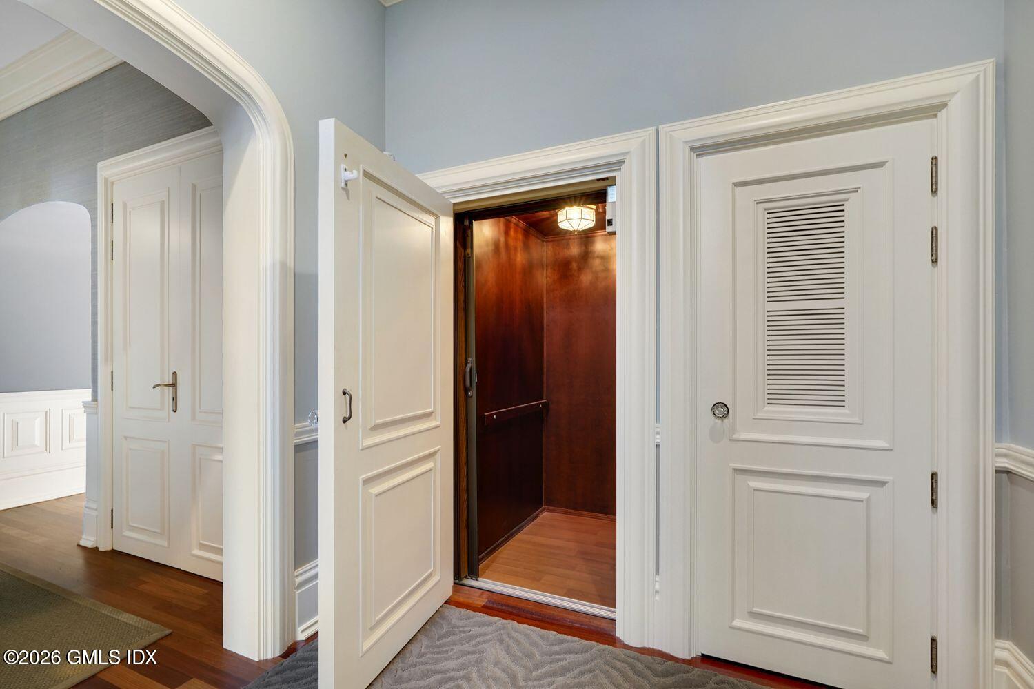 44 Hunting Ridge Road