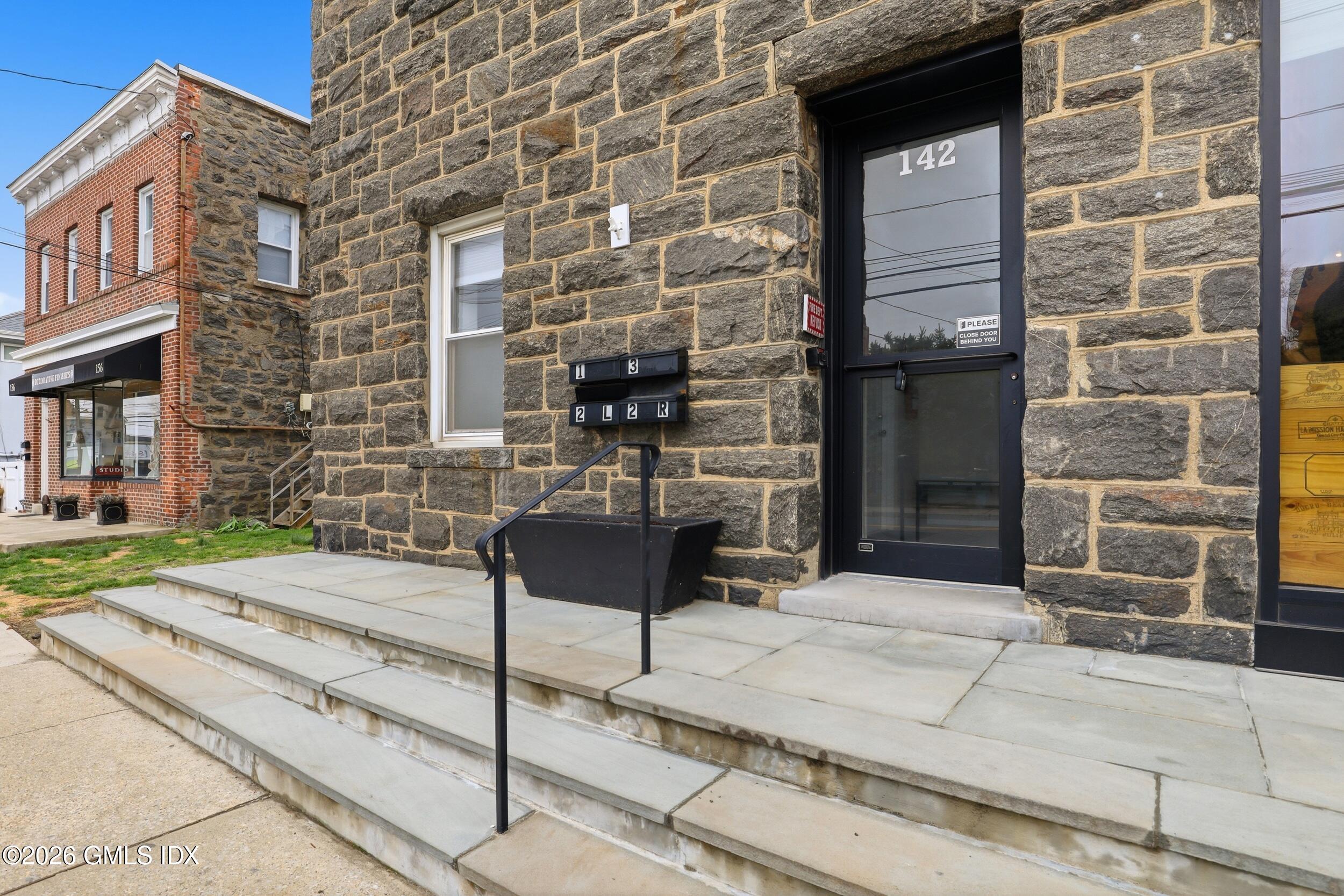 140 Hamilton Avenue 1