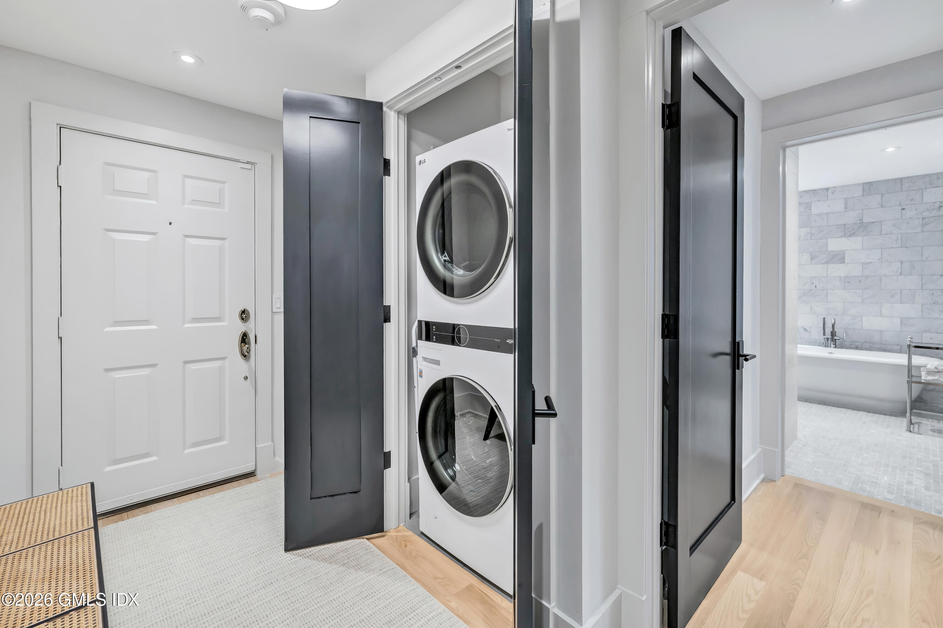 11 Lafayette Court APT 1C