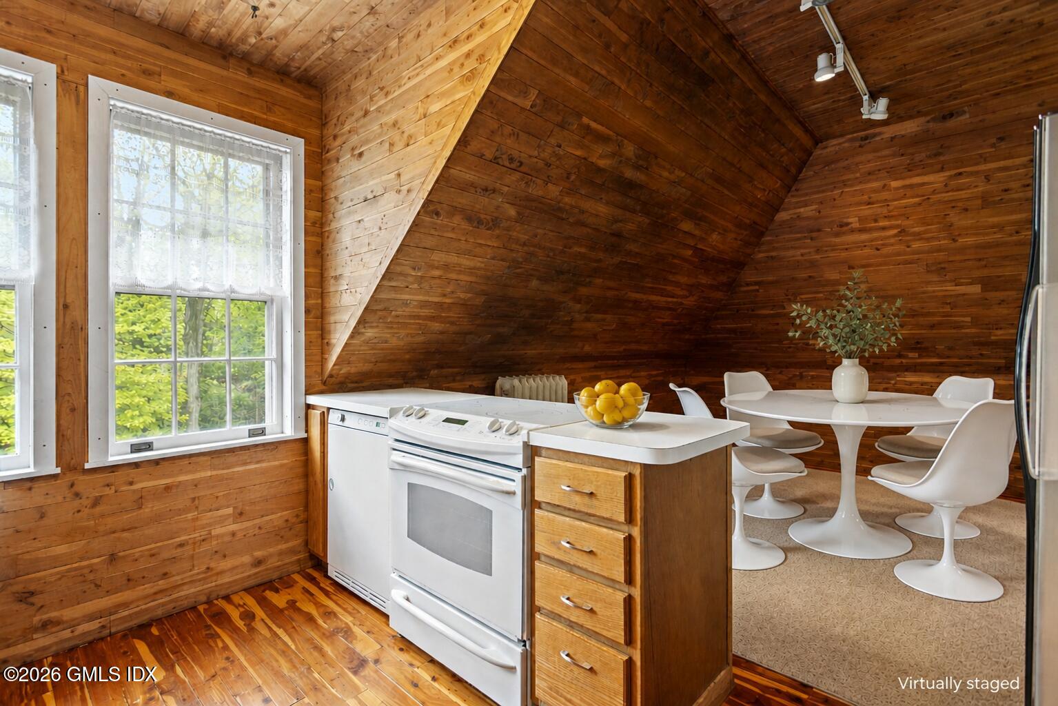 98 Byram Shore Road Carriage House