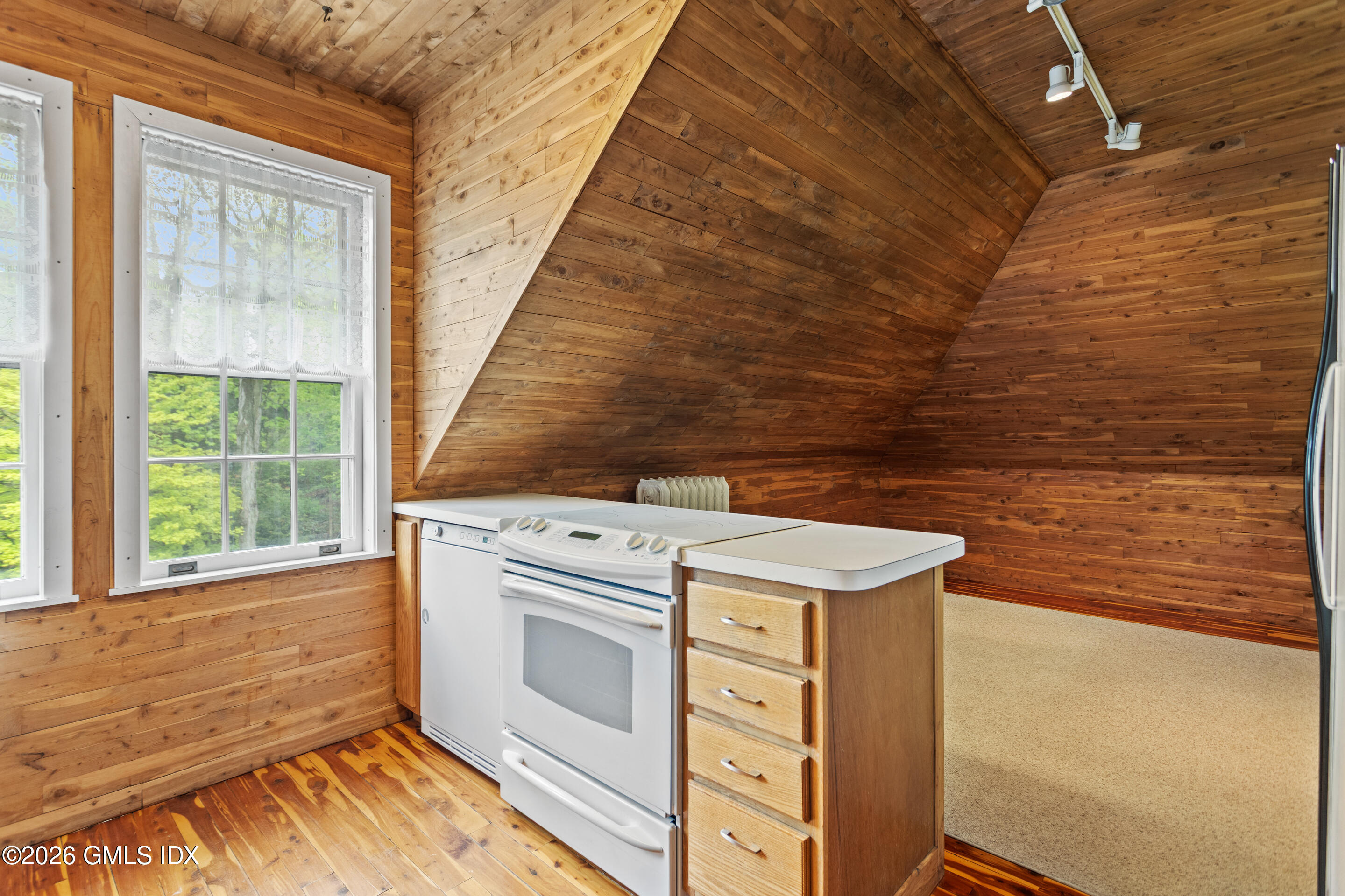 98 Byram Shore Road Carriage House
