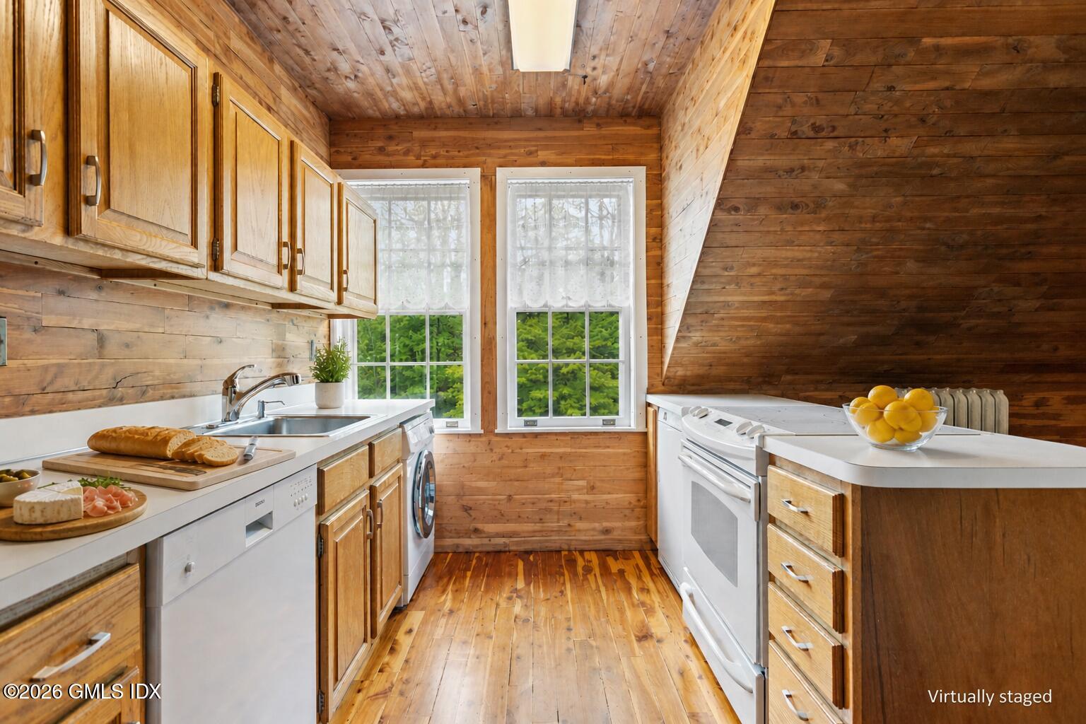98 Byram Shore Road Carriage House
