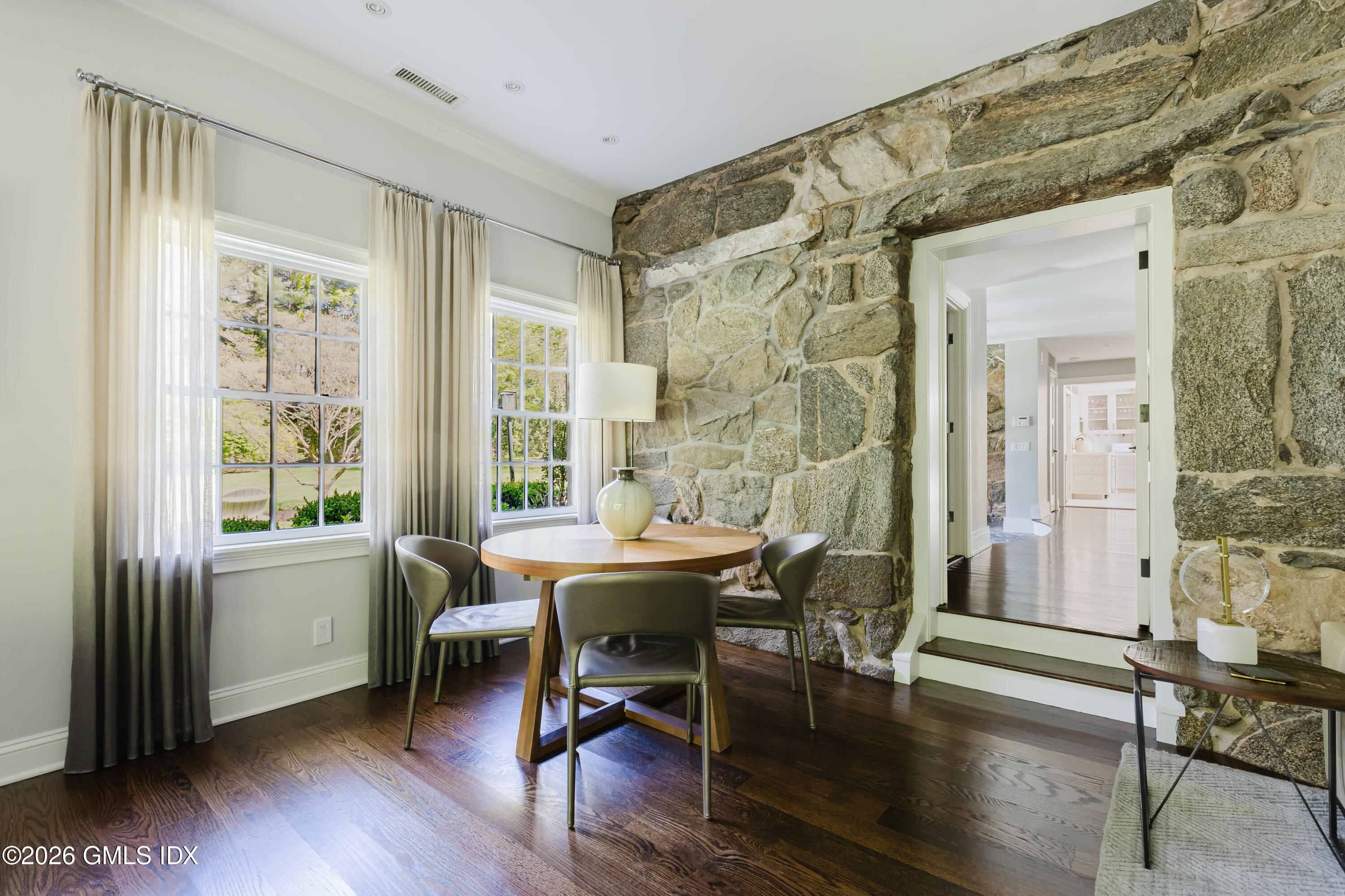 17 Brookside Park