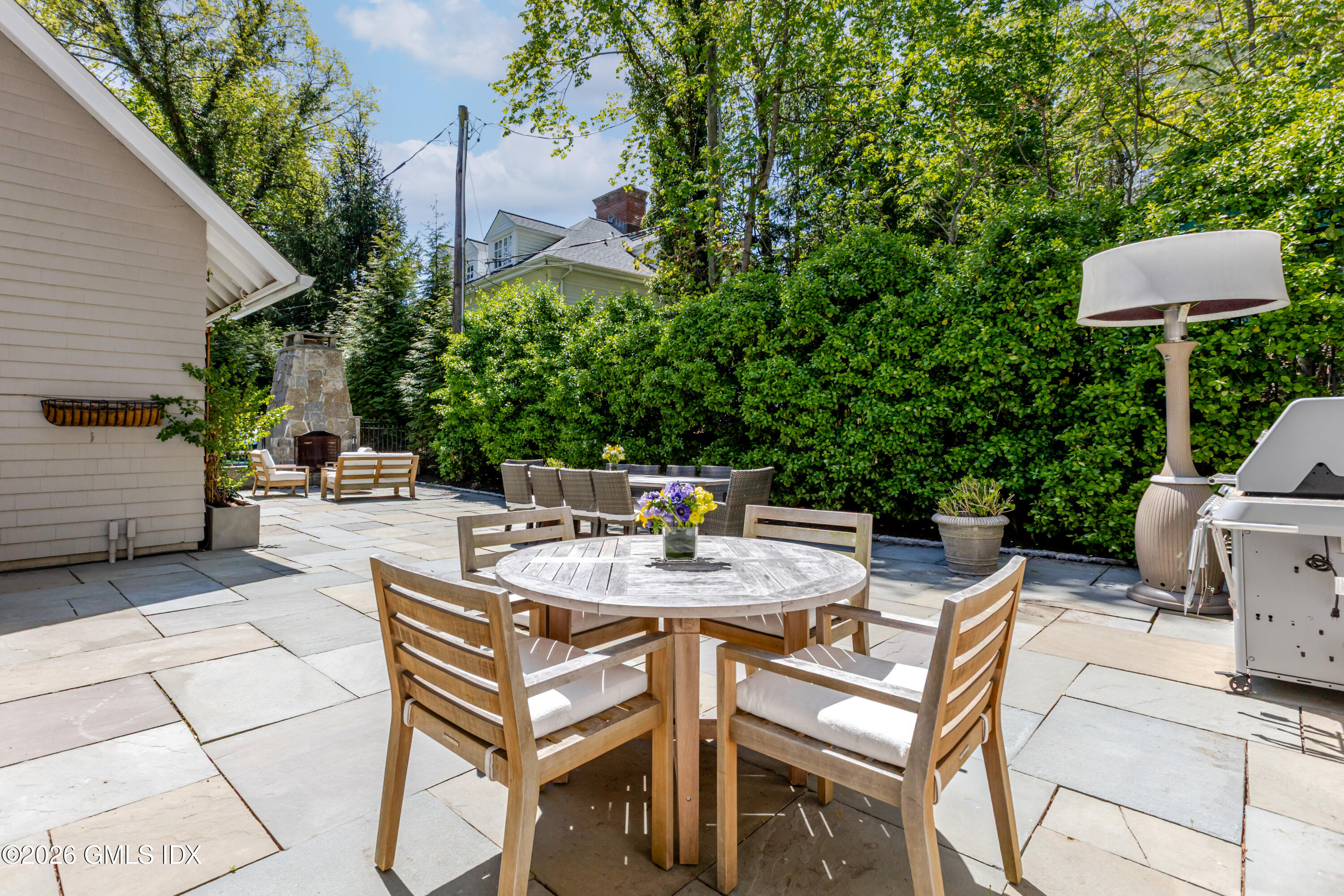 17 Brookside Park