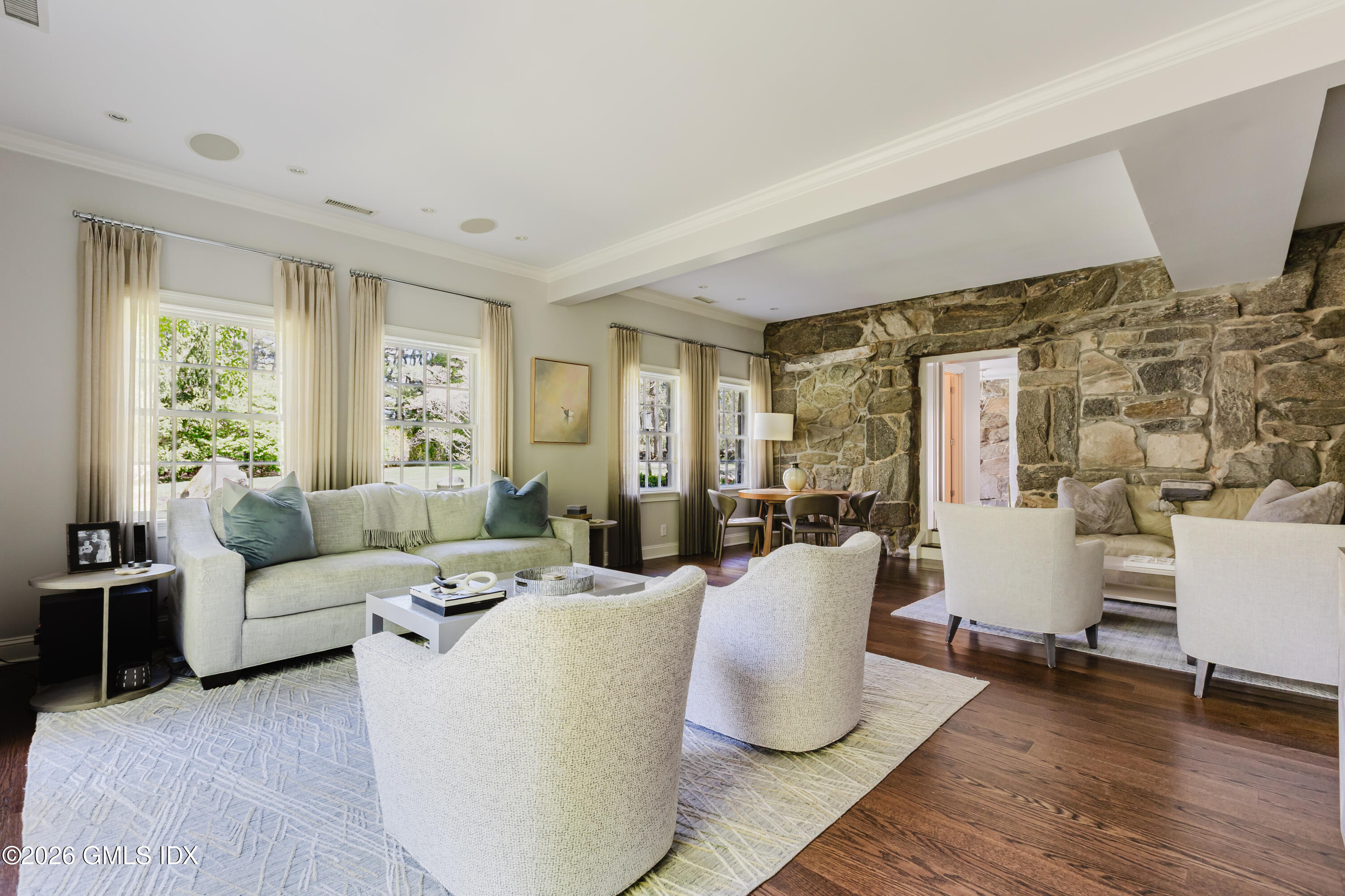 17 Brookside Park