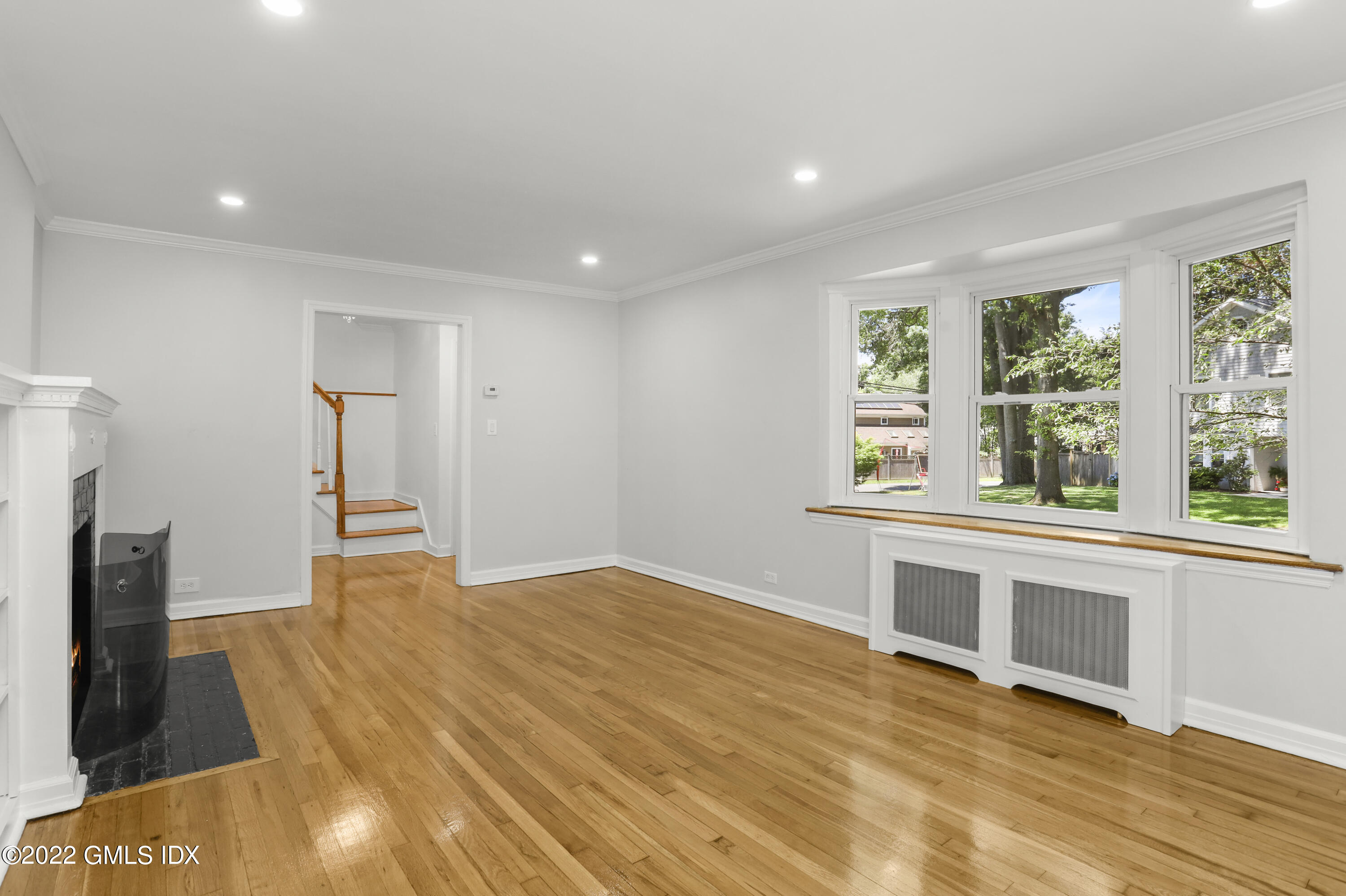 10 MacArthur Drive
