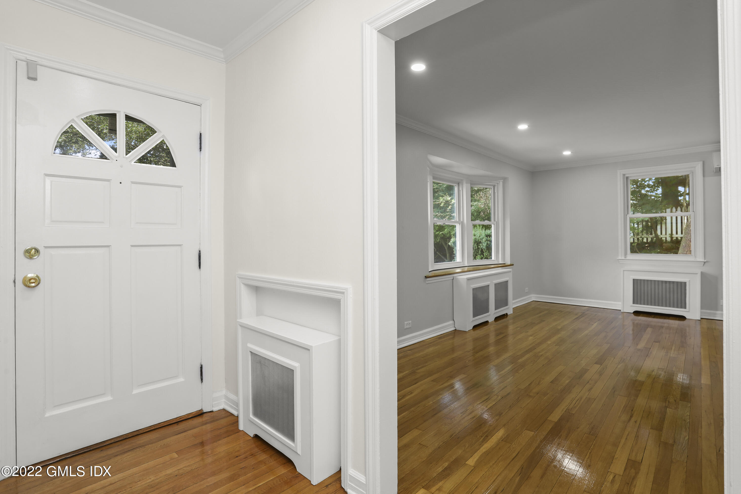 10 MacArthur Drive