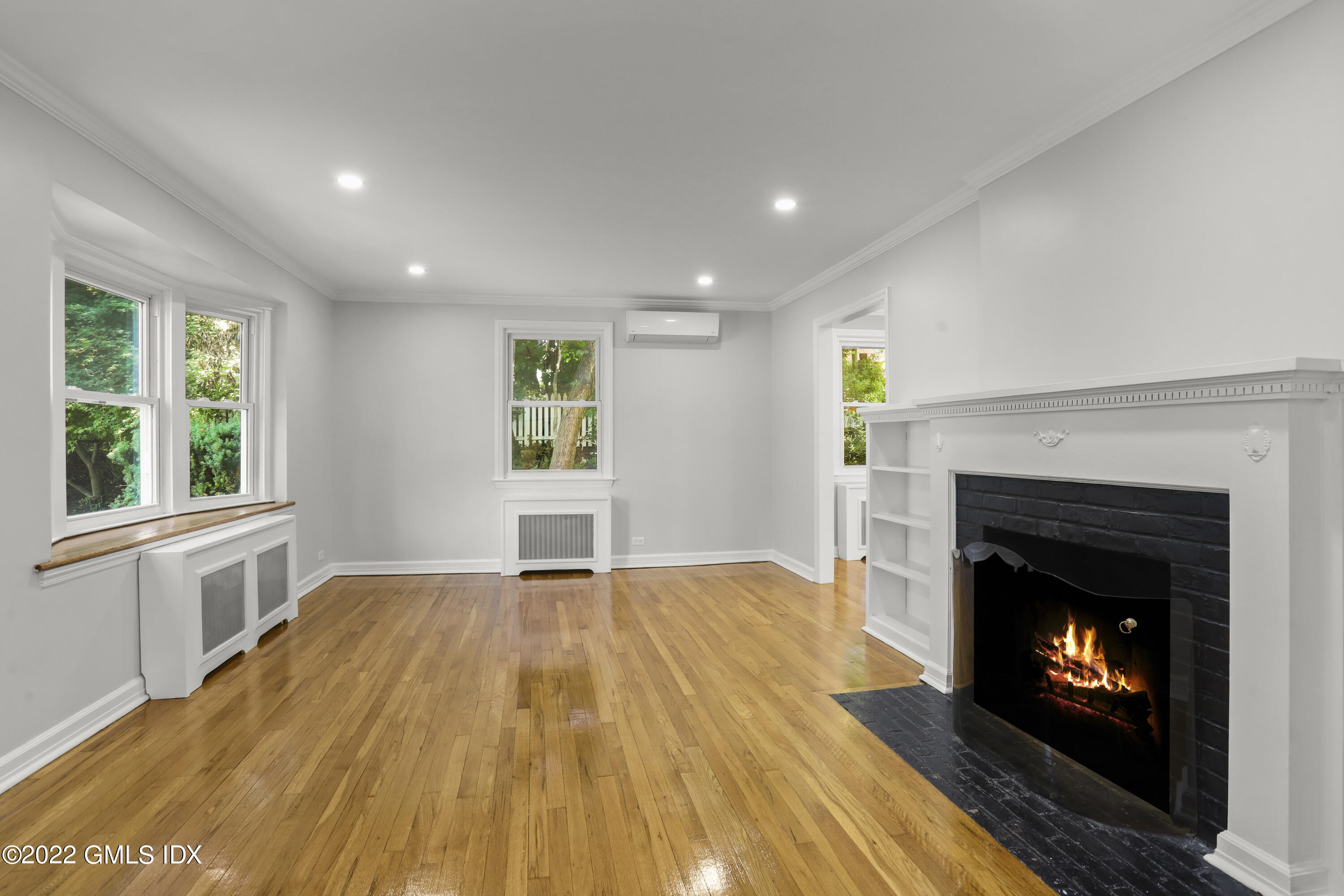 10 MacArthur Drive