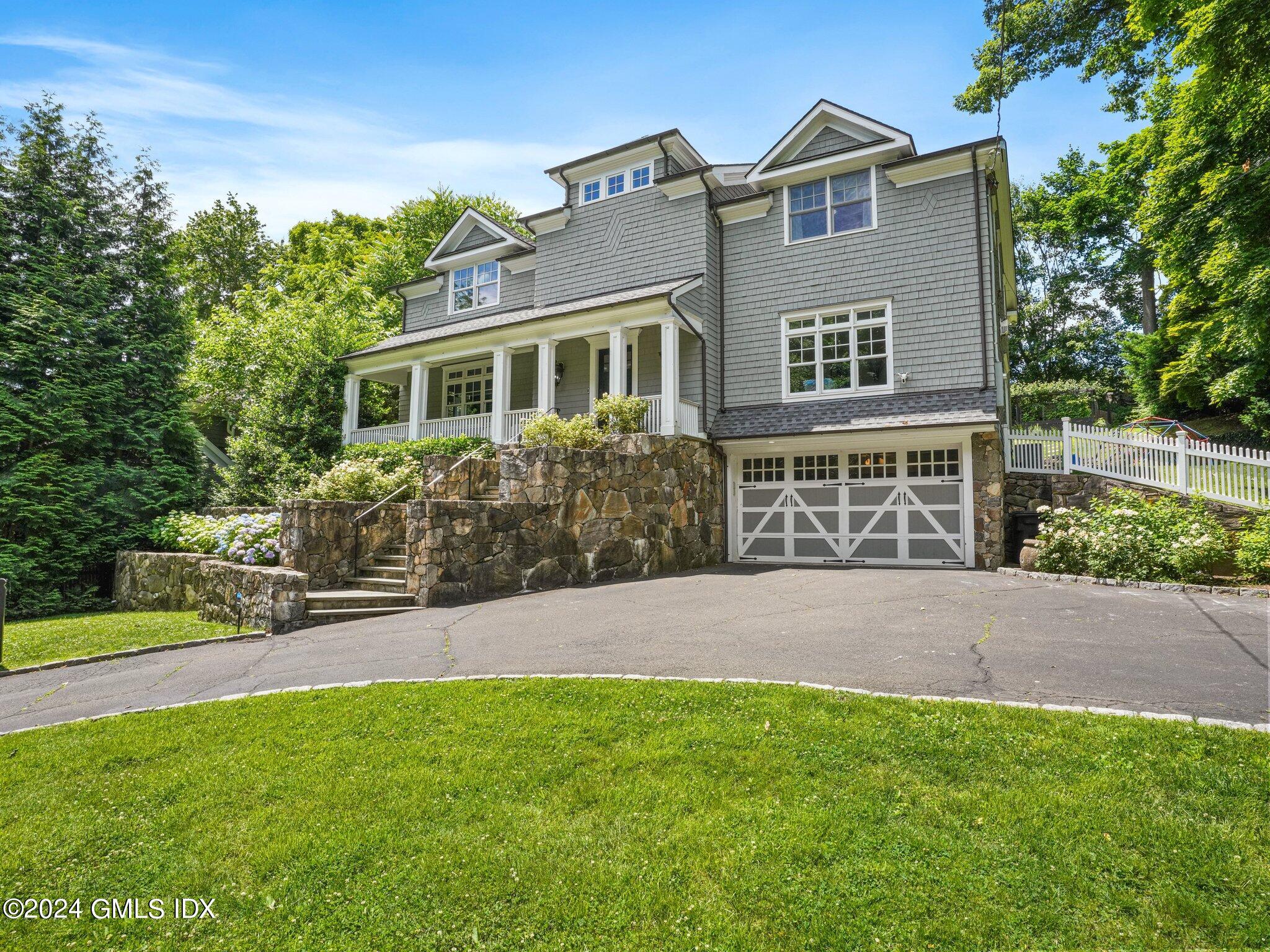 16 Laddins Rock Road
