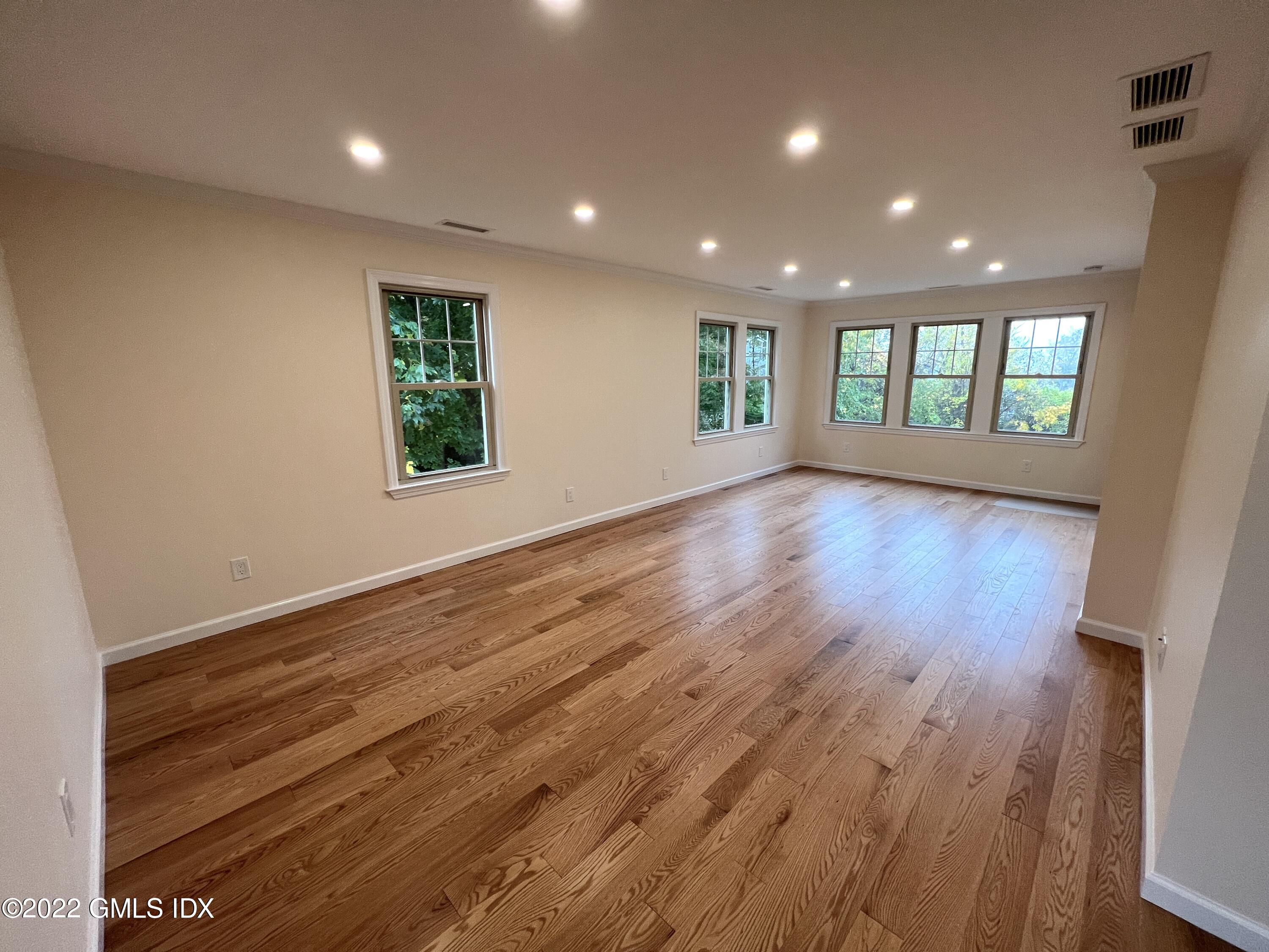 8 Smith Street South 2nd Floor