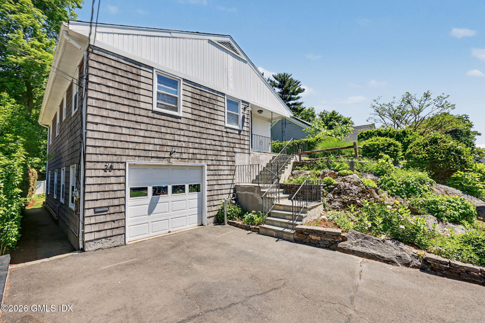 28 Pleasant Street