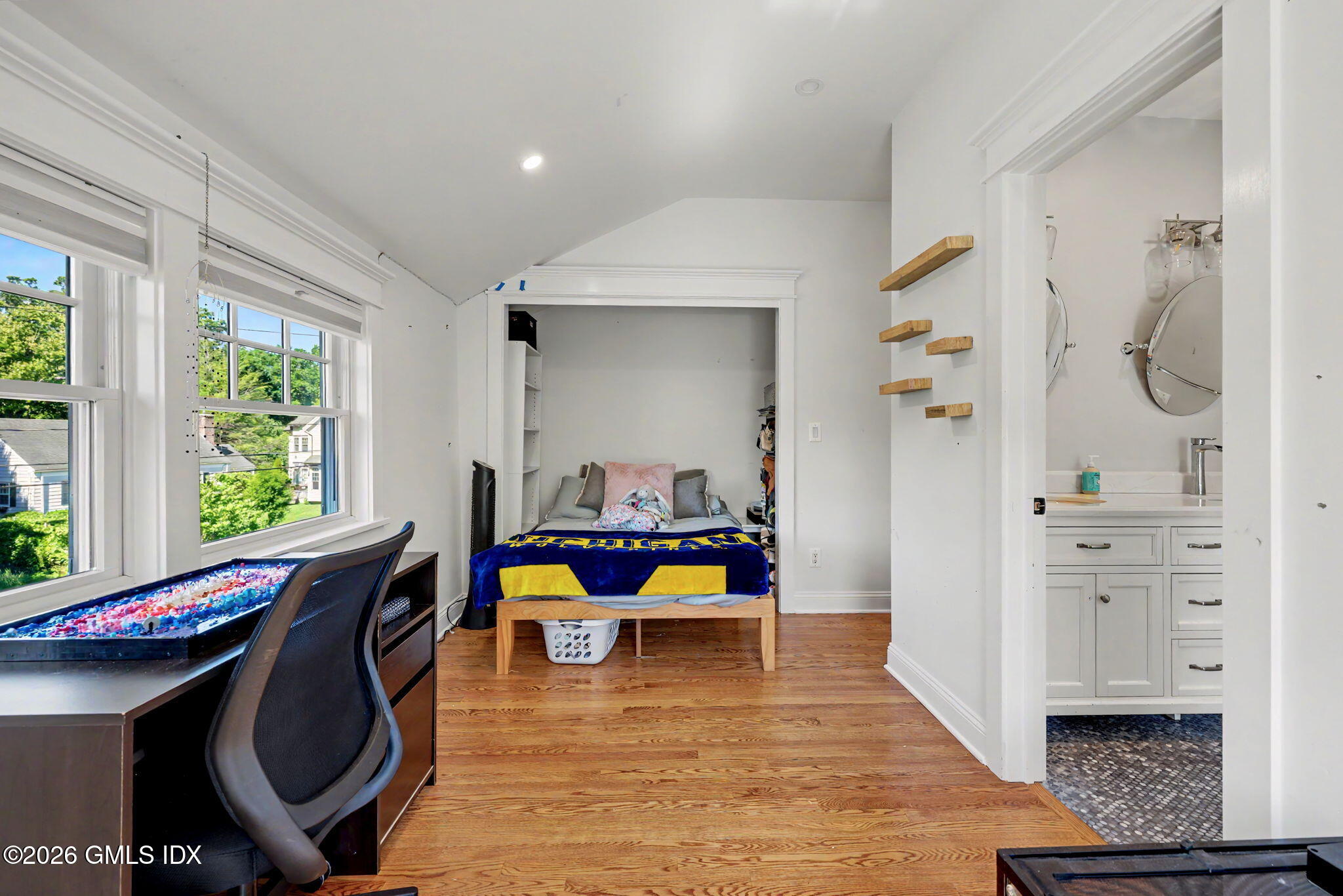5 Grant Avenue